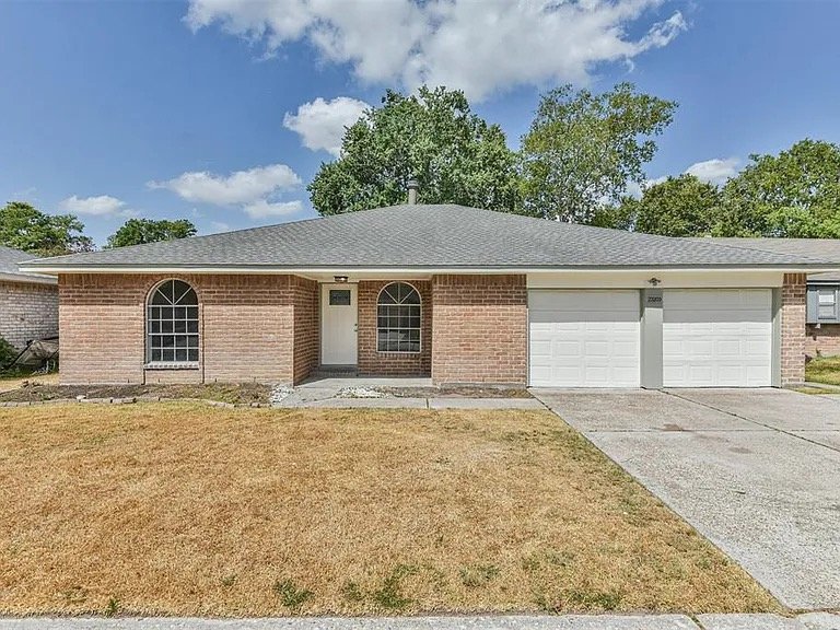 Spring House: 23203 Pennsgrove Rd