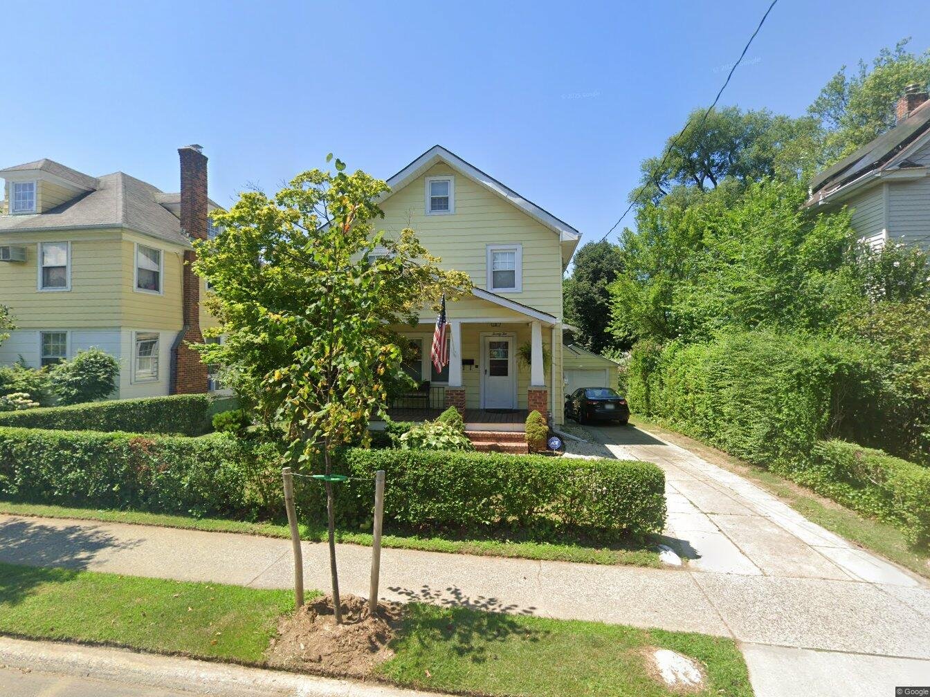 Roslyn House: 22 Irma Avenue