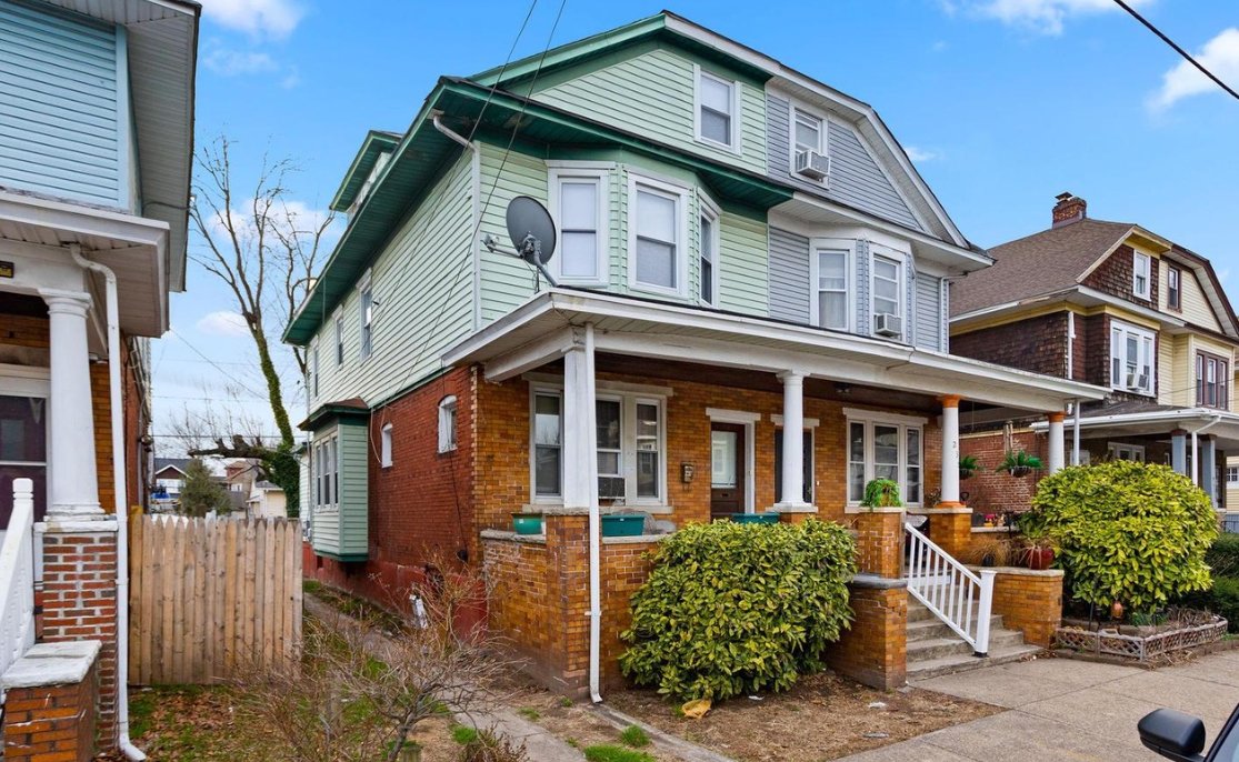 Trenton City Apartment: 237 Ardmore Ave
