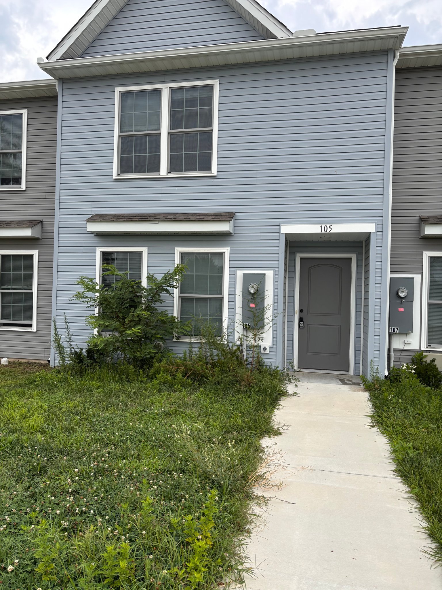 Dover House: 105 Rojan Rd