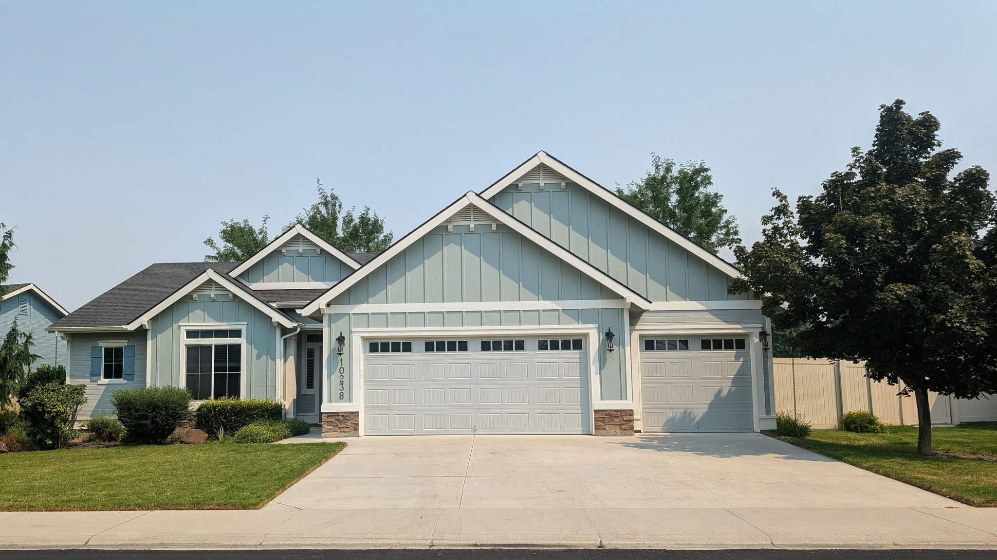 STAR House: 10238 W SNOW WOLF DR
