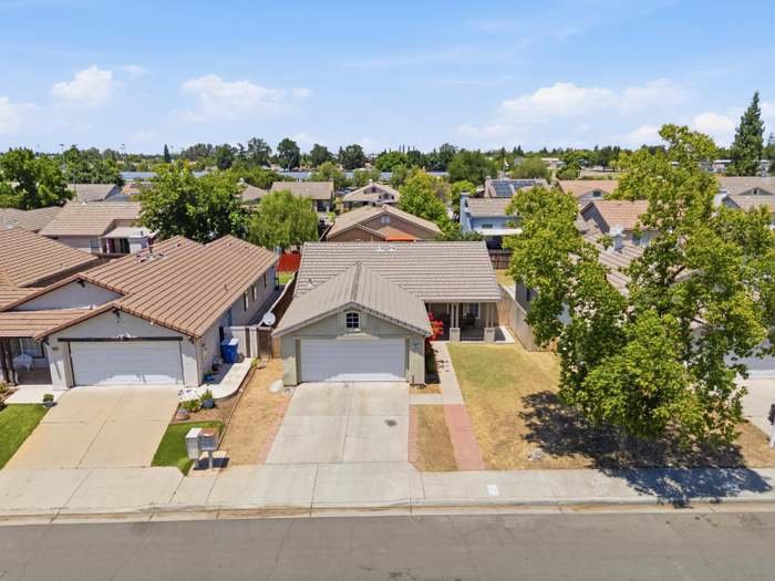 Fresno House: 5642 W Donner Ave