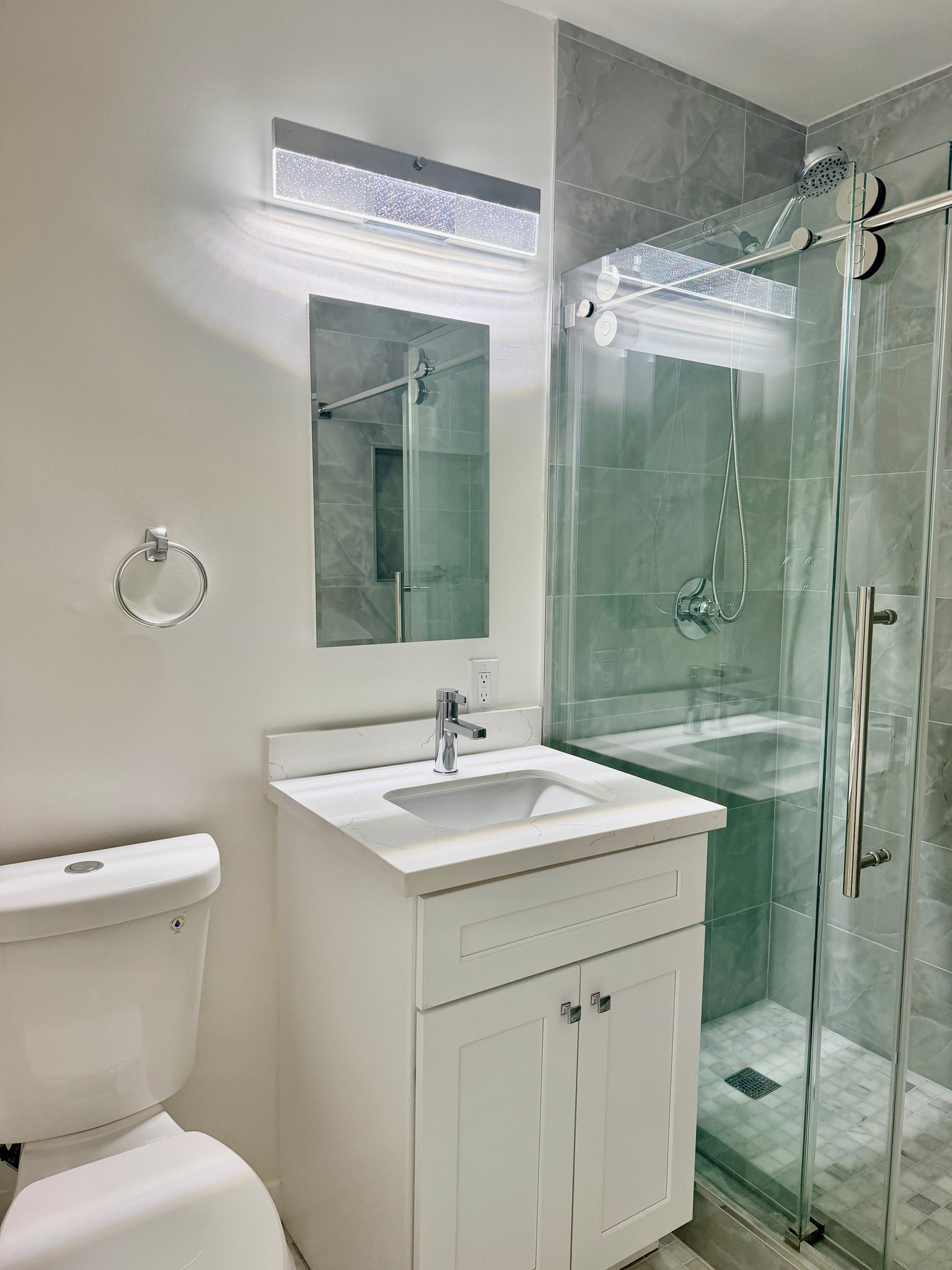 Glendale Apartment: 1595 E Chevy Chase Dr