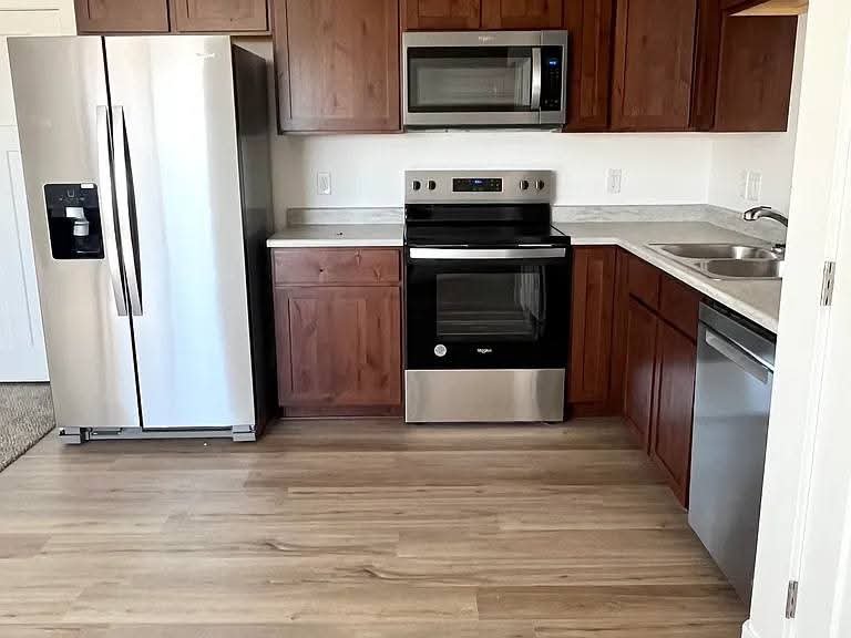 Taylor Apartment: 1871 S Fitzroy Rd