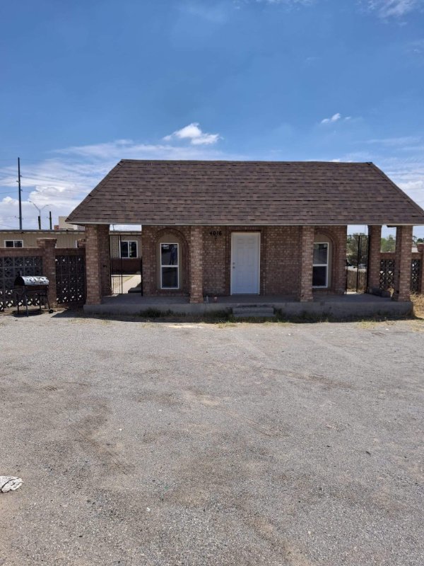 El Paso Multiplex: 4016 Tompkins