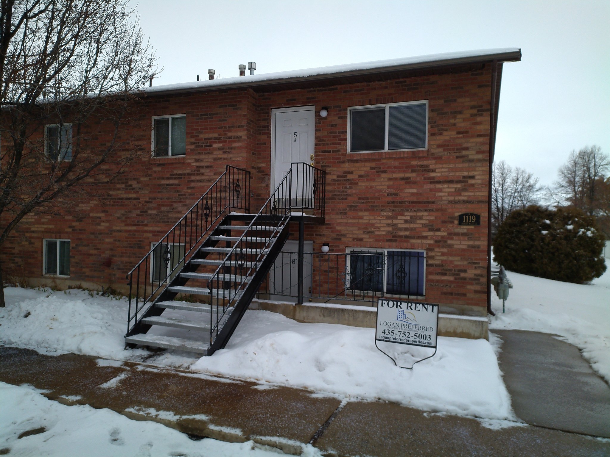 Logan Apartment: 1119 N. Main St.