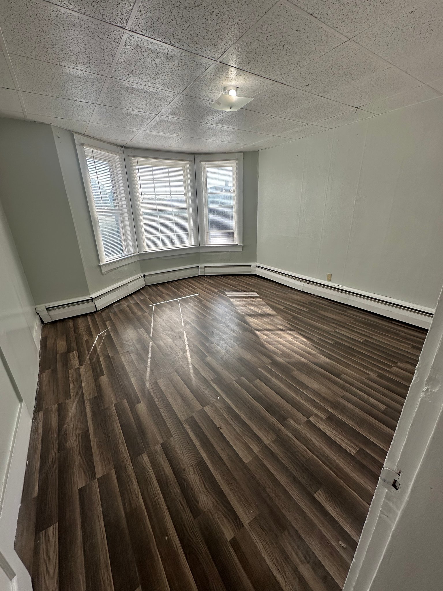 Lewiston Apartment: 50 Knox St