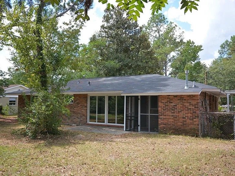 Augusta House: 1846 Derby Dr