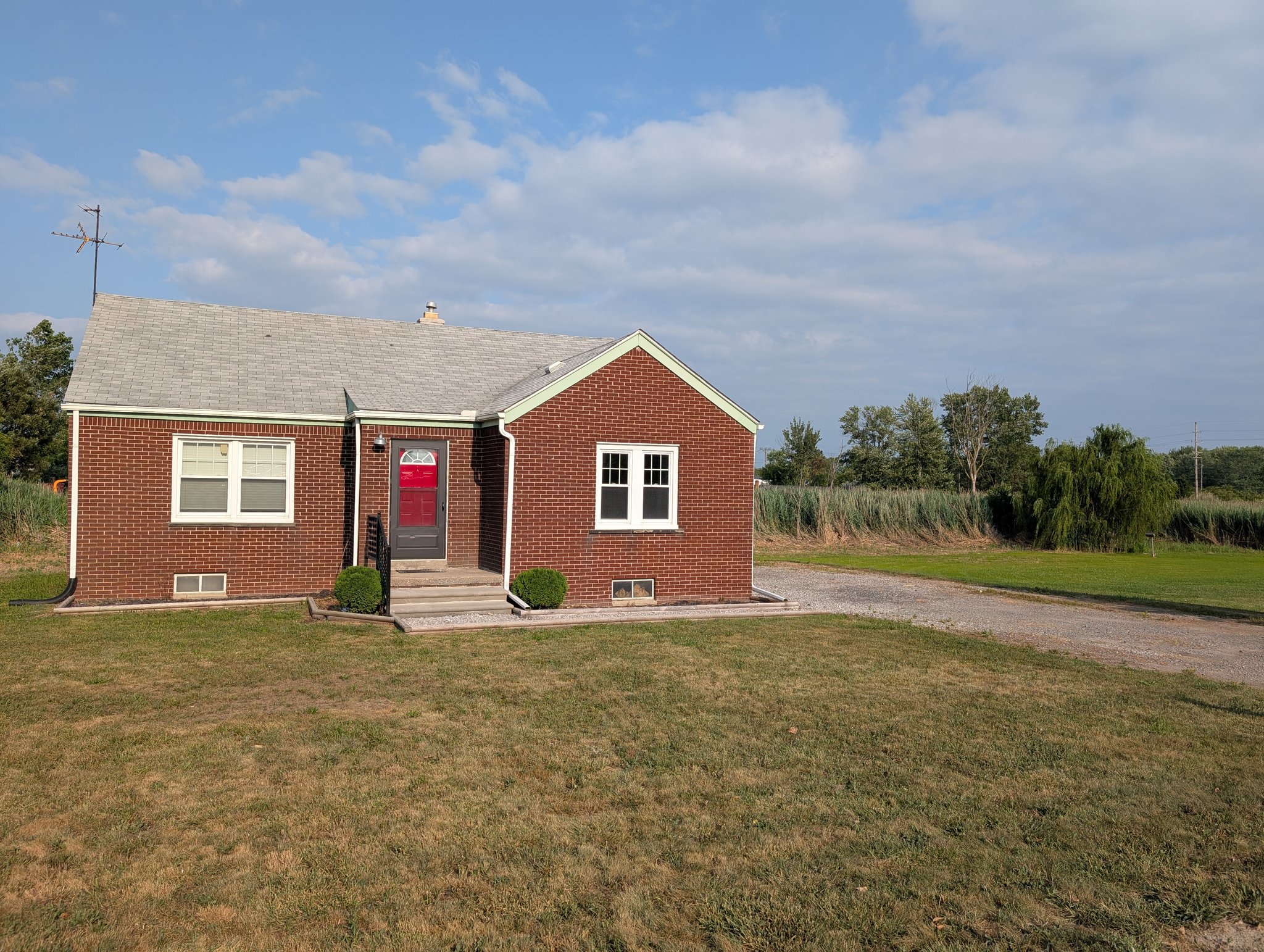Trenton House: 5647 Hoover St