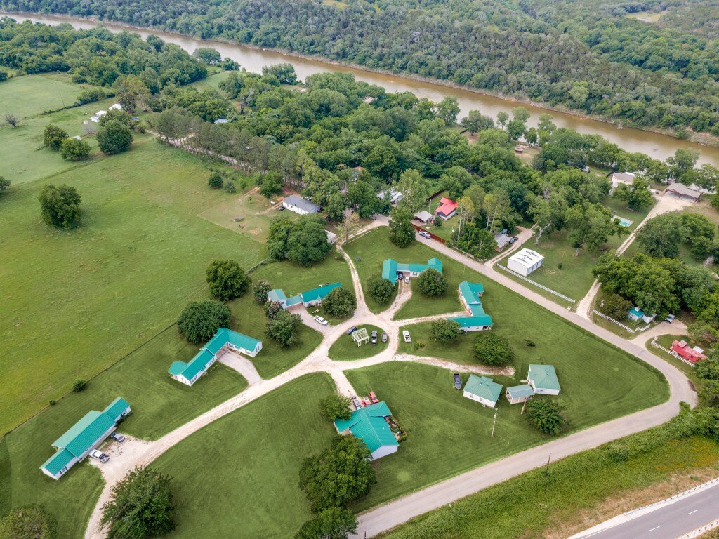 Rainbow Multiplex: 1140 County Rd 315