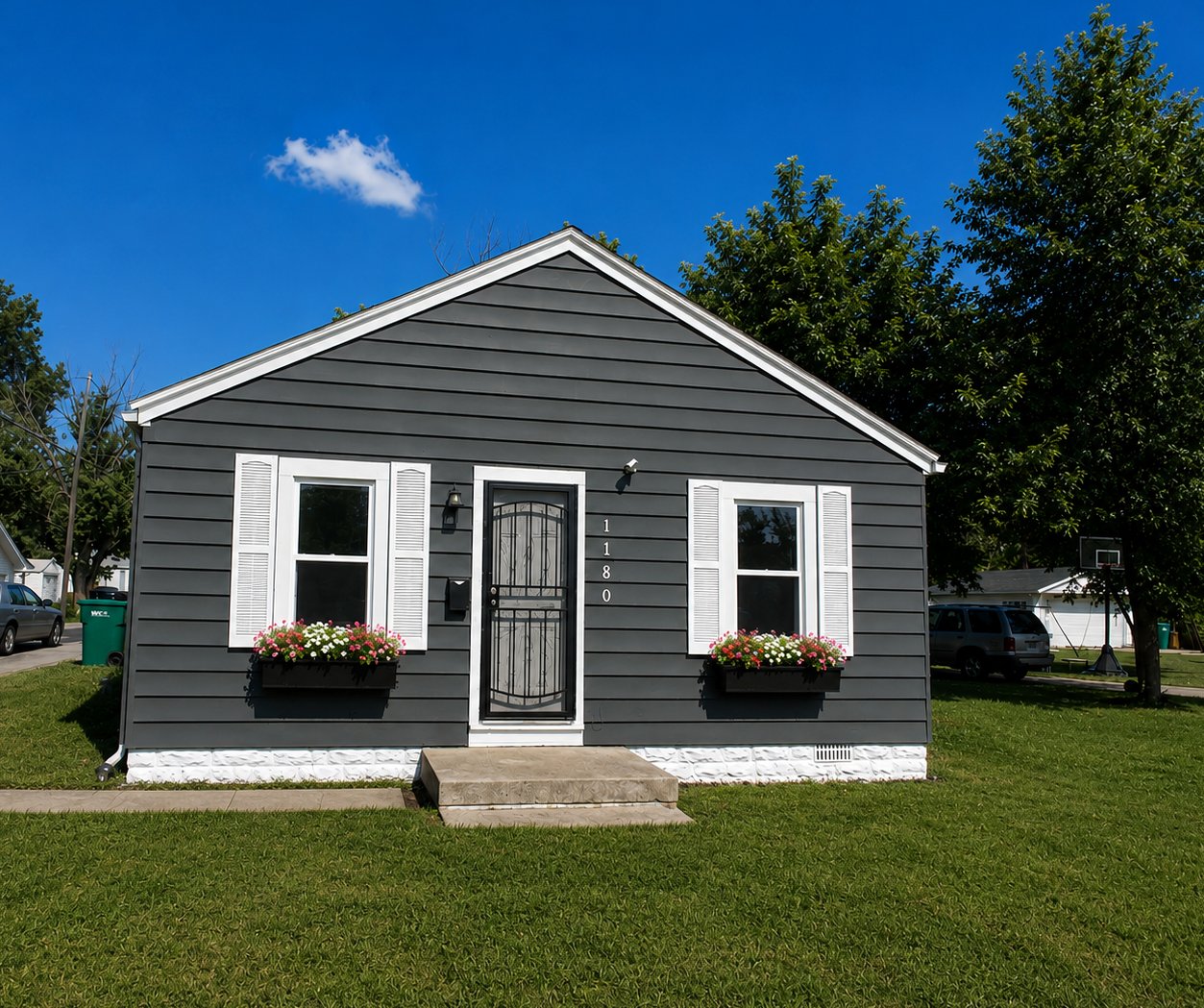 Dectur House: 1180 N Summit Ave,