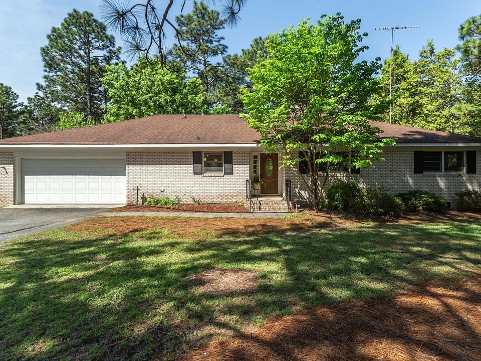 Whispering Pines House: 18 Windsong Pl