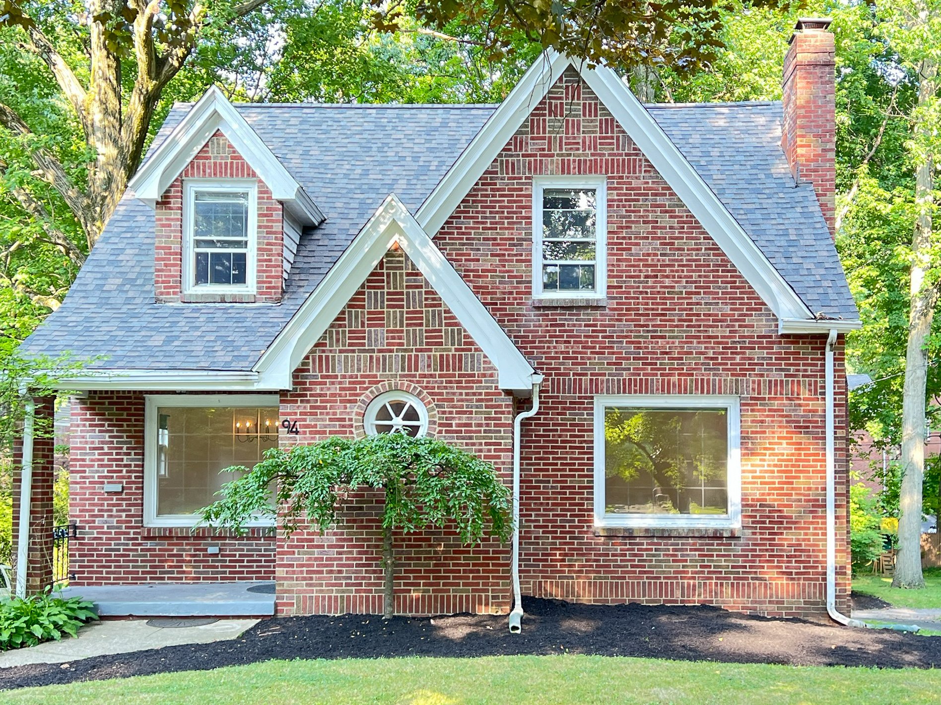 Youngstown House: 94 Jennette Dr