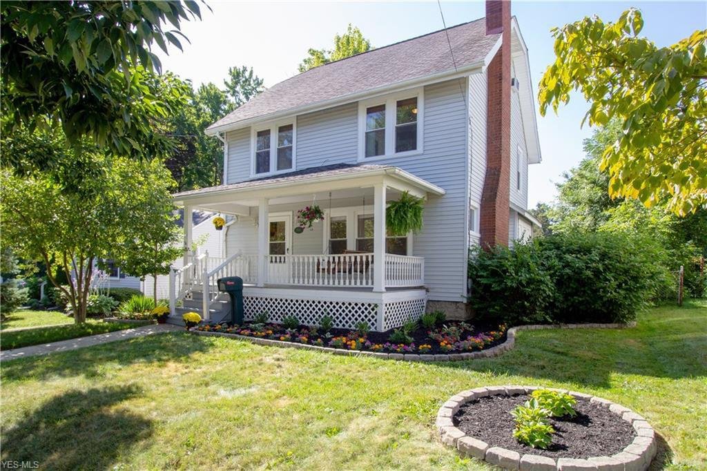 Cuyahoga Falls House: 2016 Falls Avenue