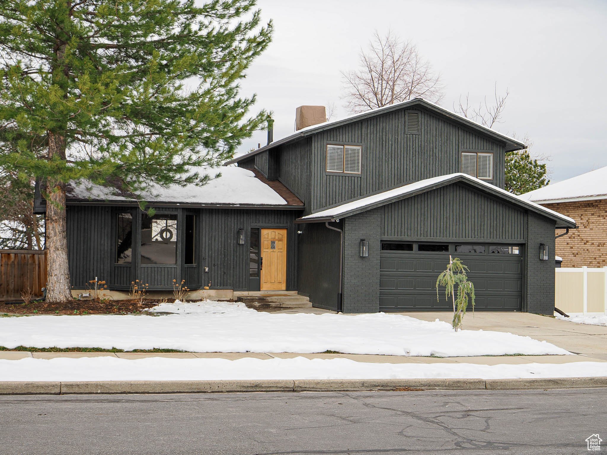 Sandy House: 9888 S Borg Drive