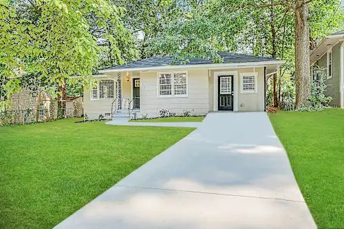 Atlanta House: 328 Mount Zion Rd Sw