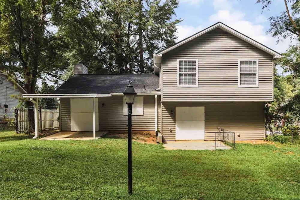 Atlanta House: 3728 Adamsville Dr SW