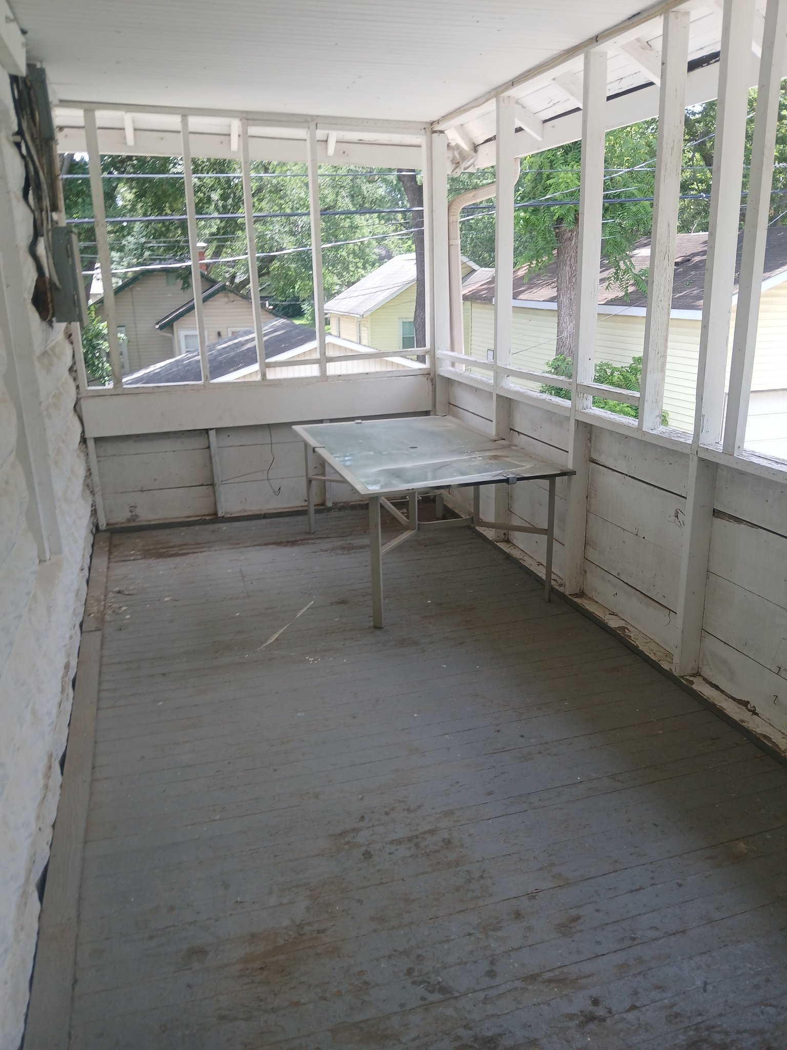 Topeka Apartment: 2615 sw 12th street