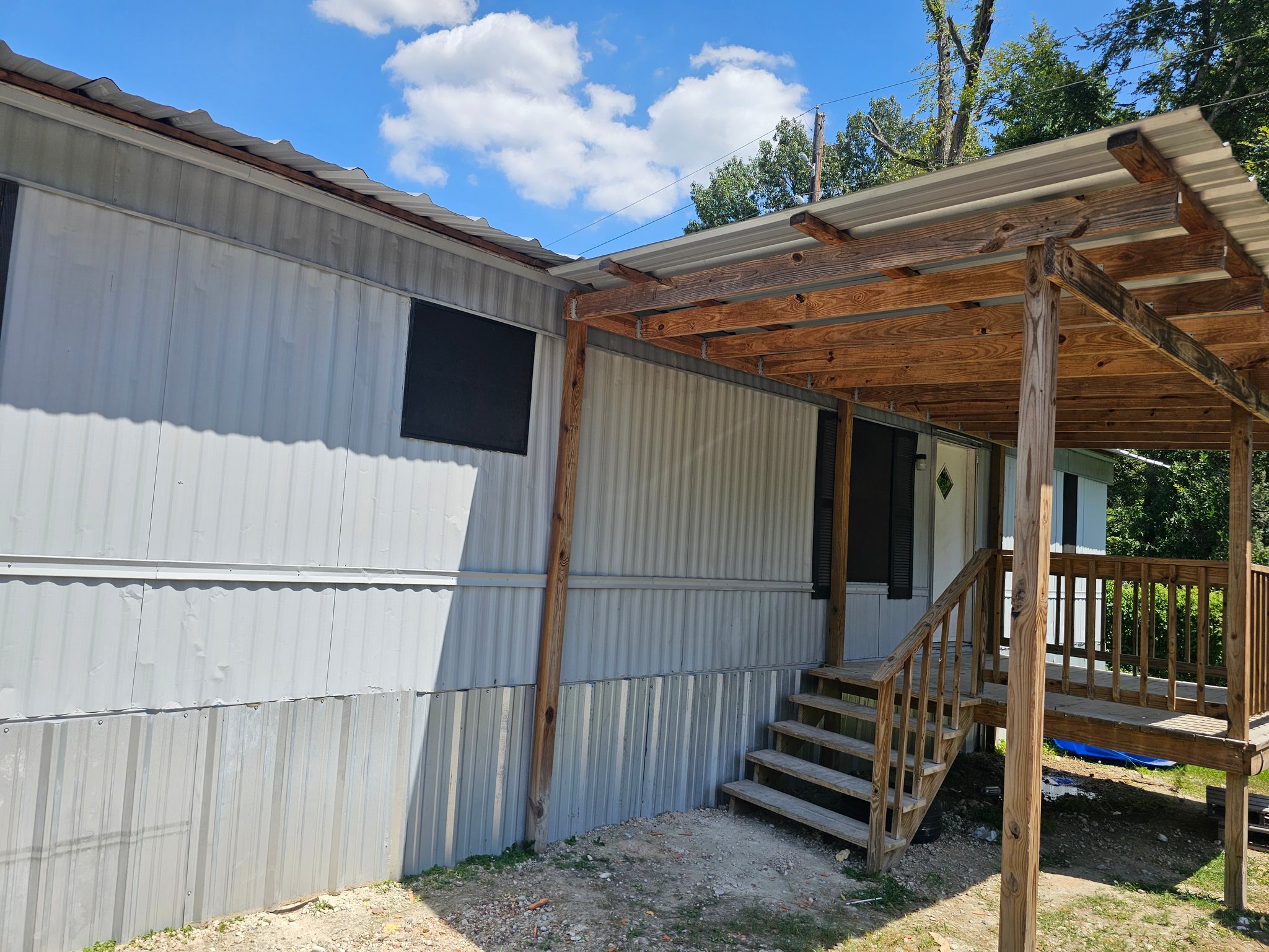 New Caney House: 20702 N Navasota Dr
