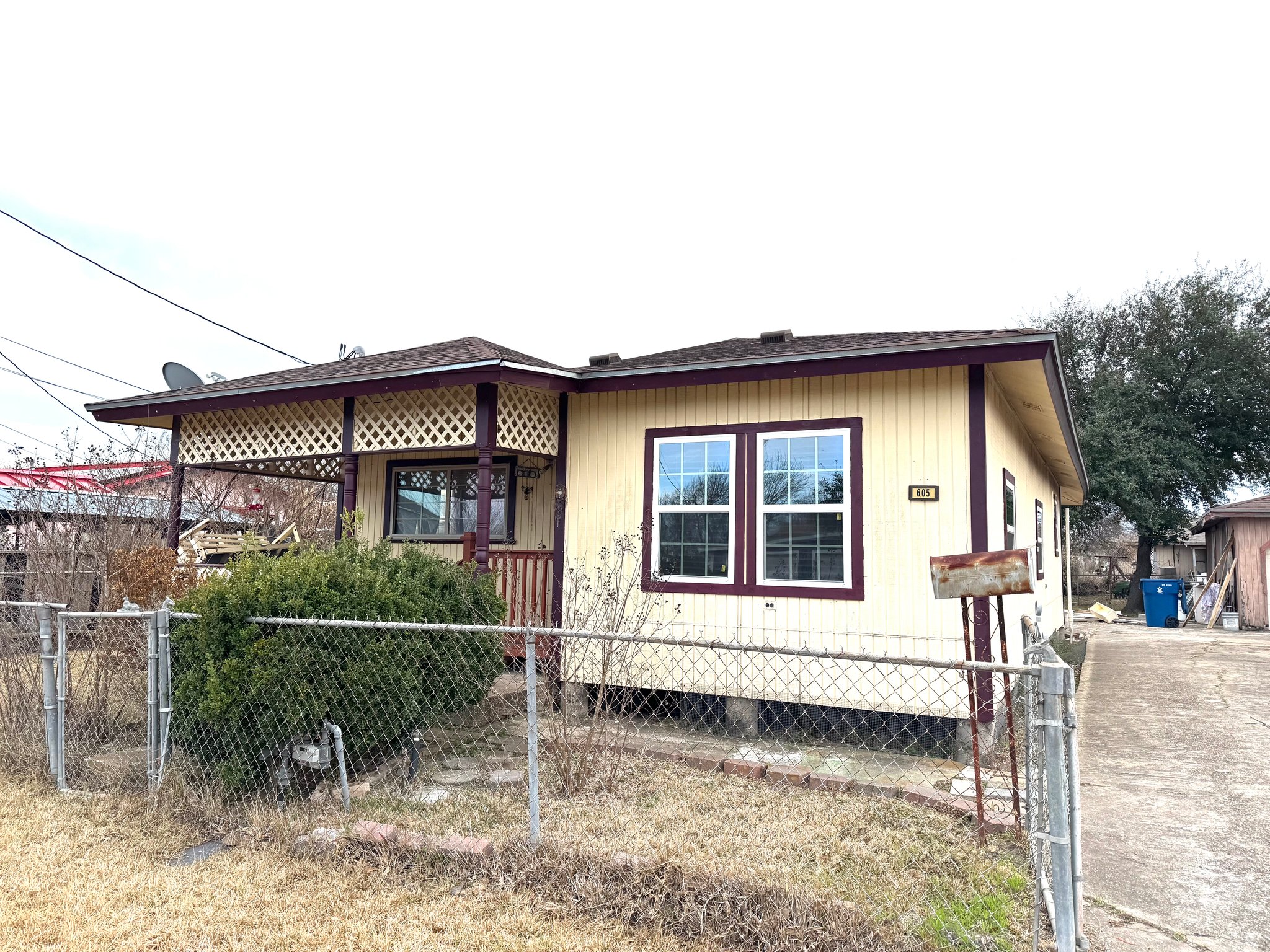 Gregory House: 605 mission Gregory Texas