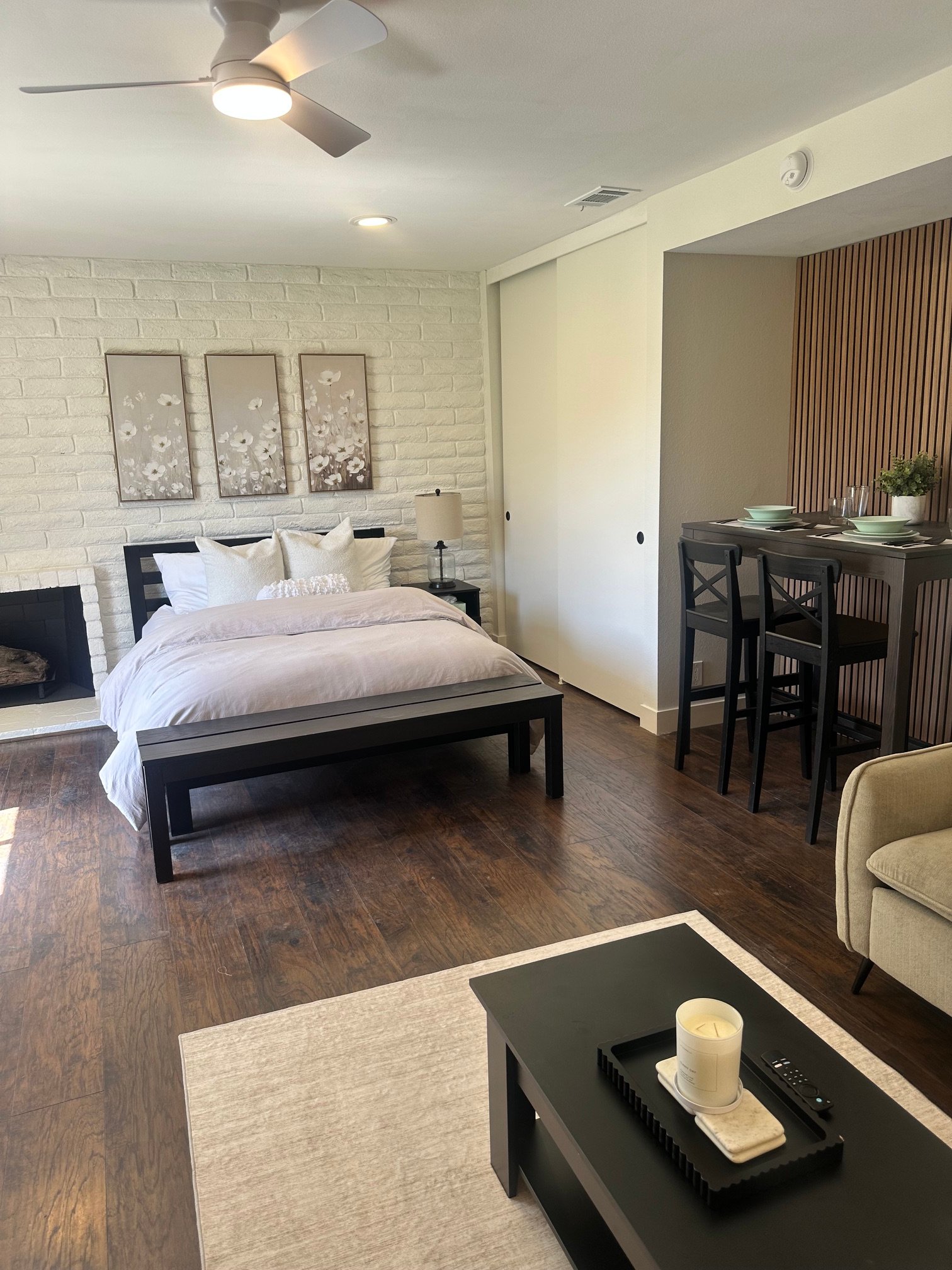 Santa Ana House: 3010 S Pacific Ave
