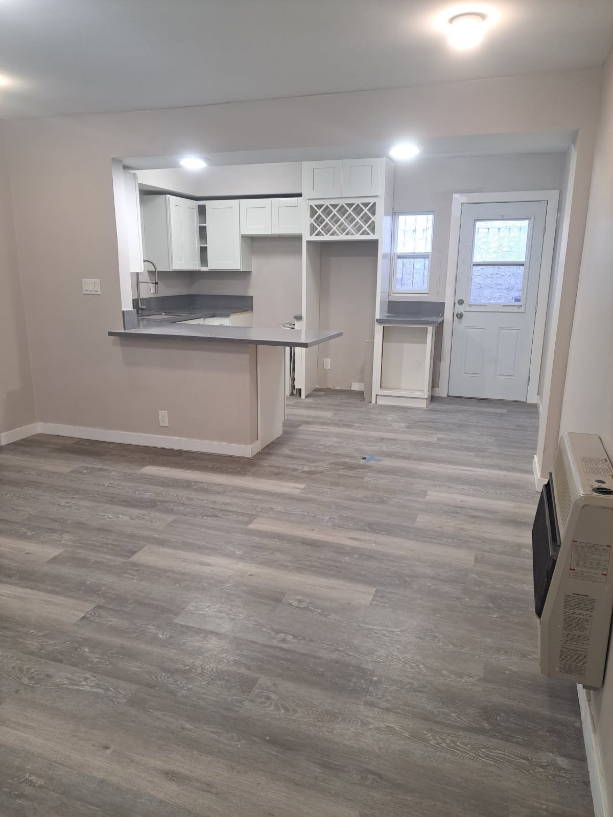 Los Angeles Apartment: 8315 S Central Ave