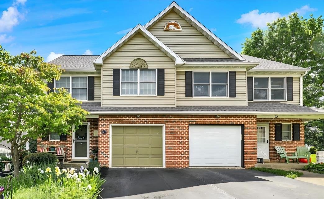 Mountville Townhome: 26 Georgetown Ct