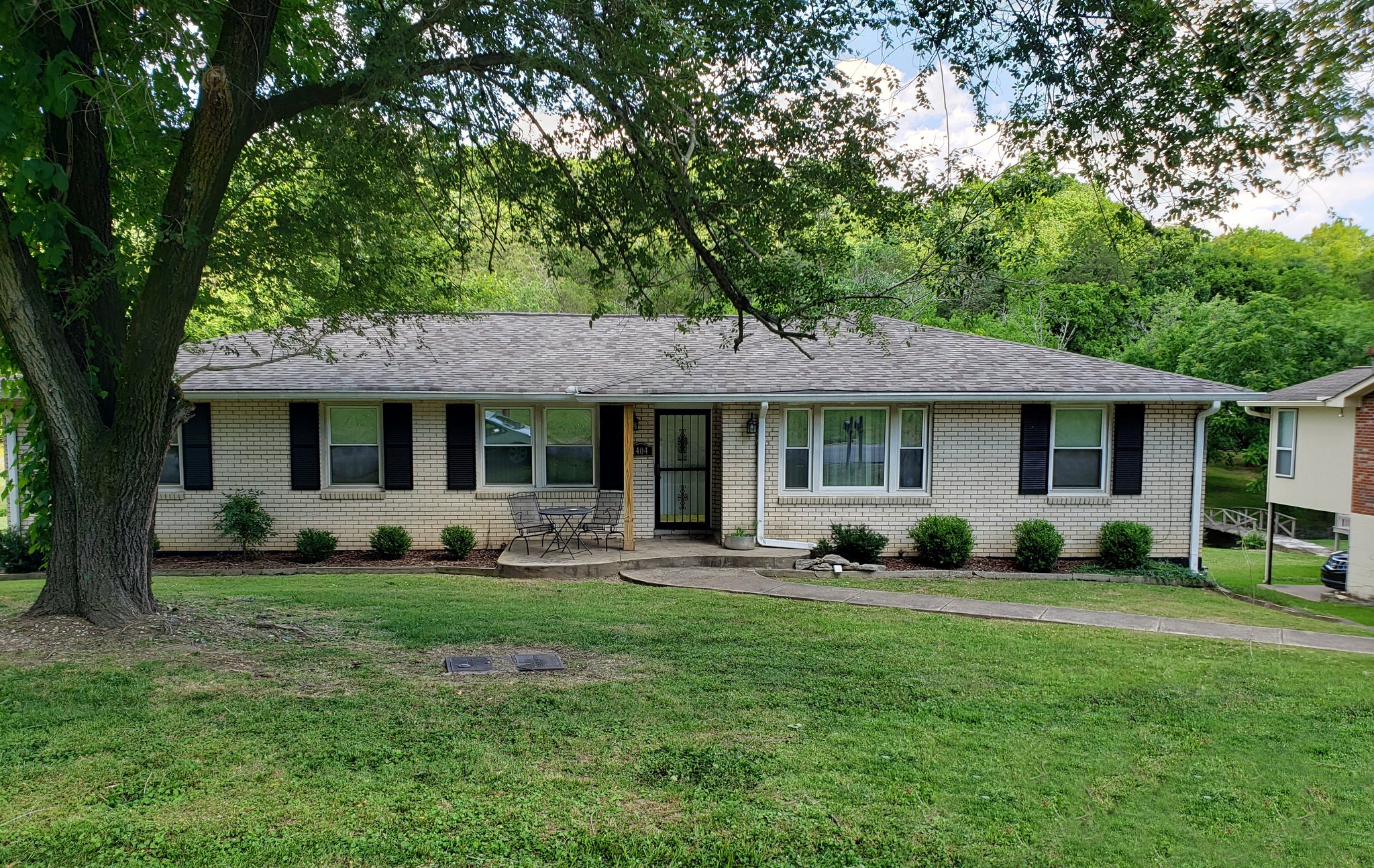 Nashville Multiplex: 1404 Winthorne Dr