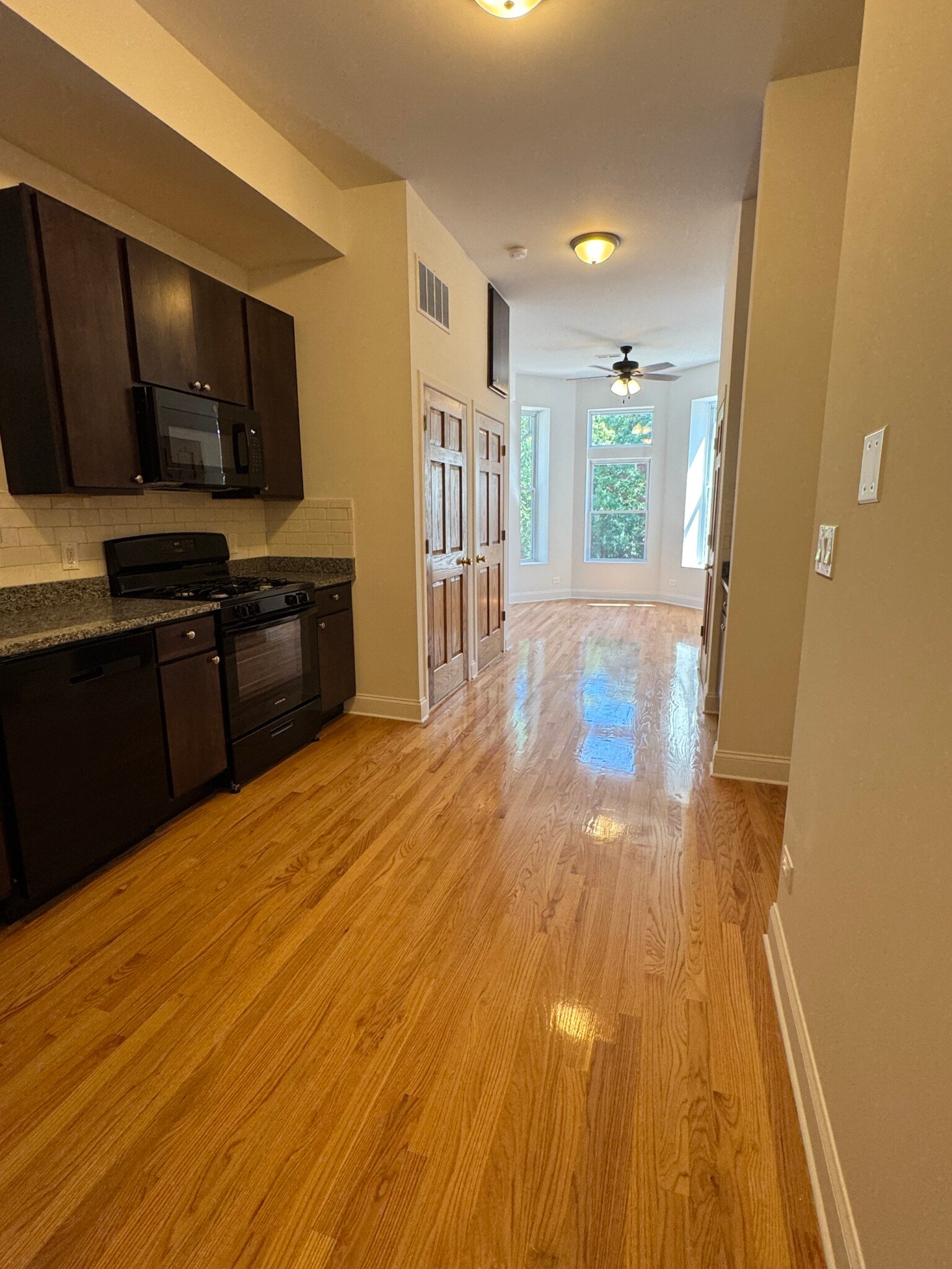 Chicago Apartment: 3512 N Halsted