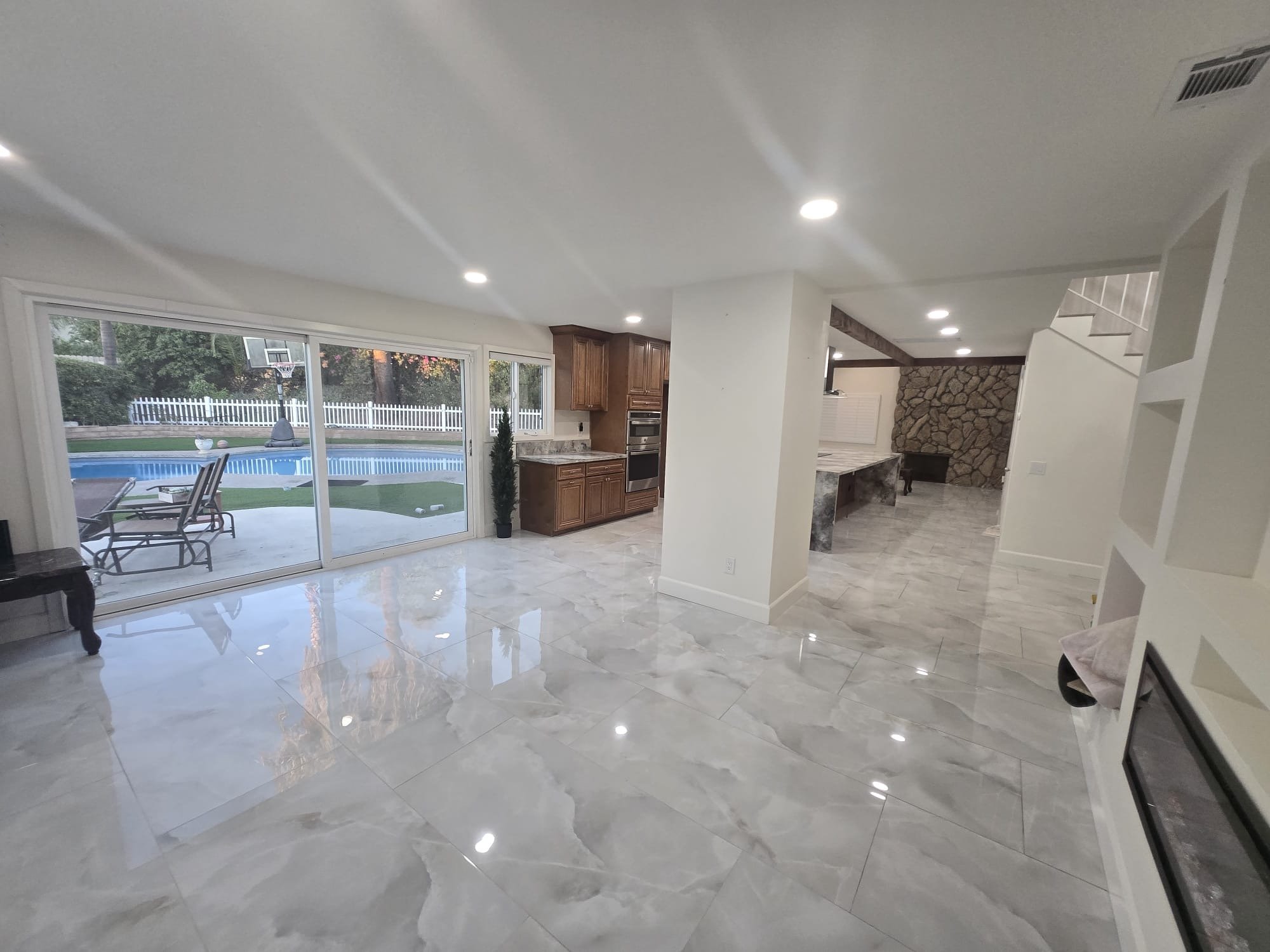 Riverside House: 3400 bahia pl