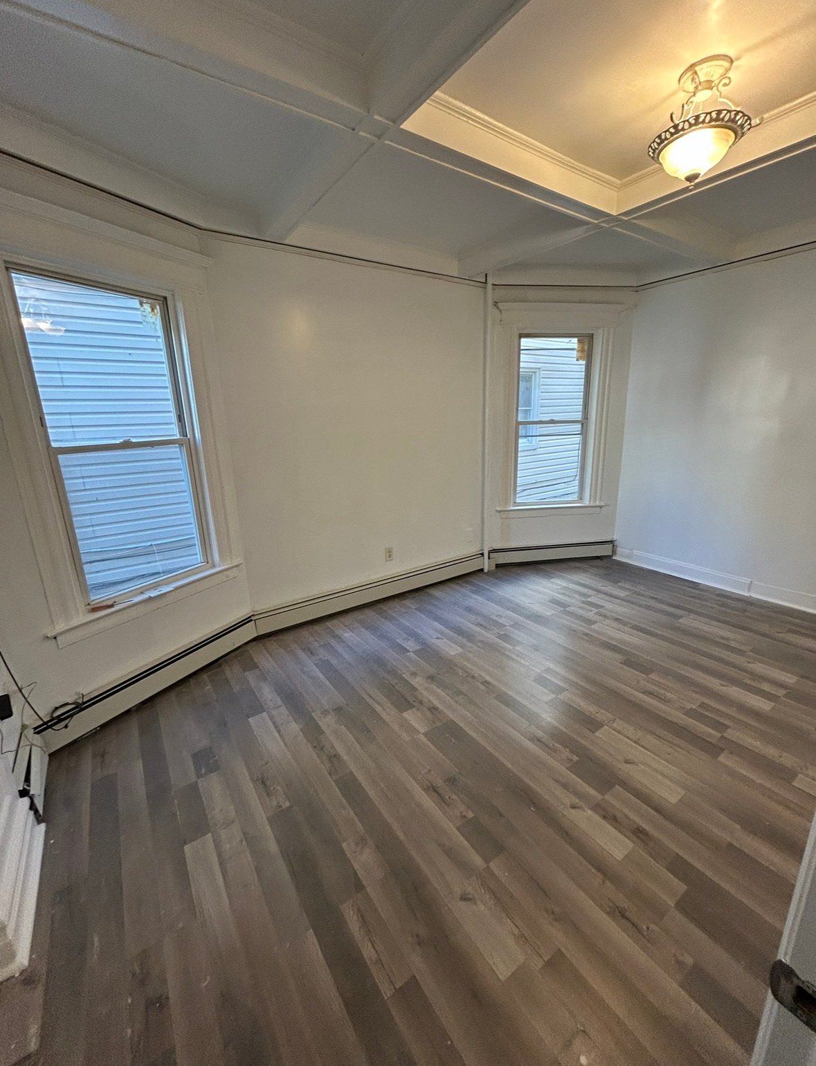 Newark Apartment: 148 Delavan Ave