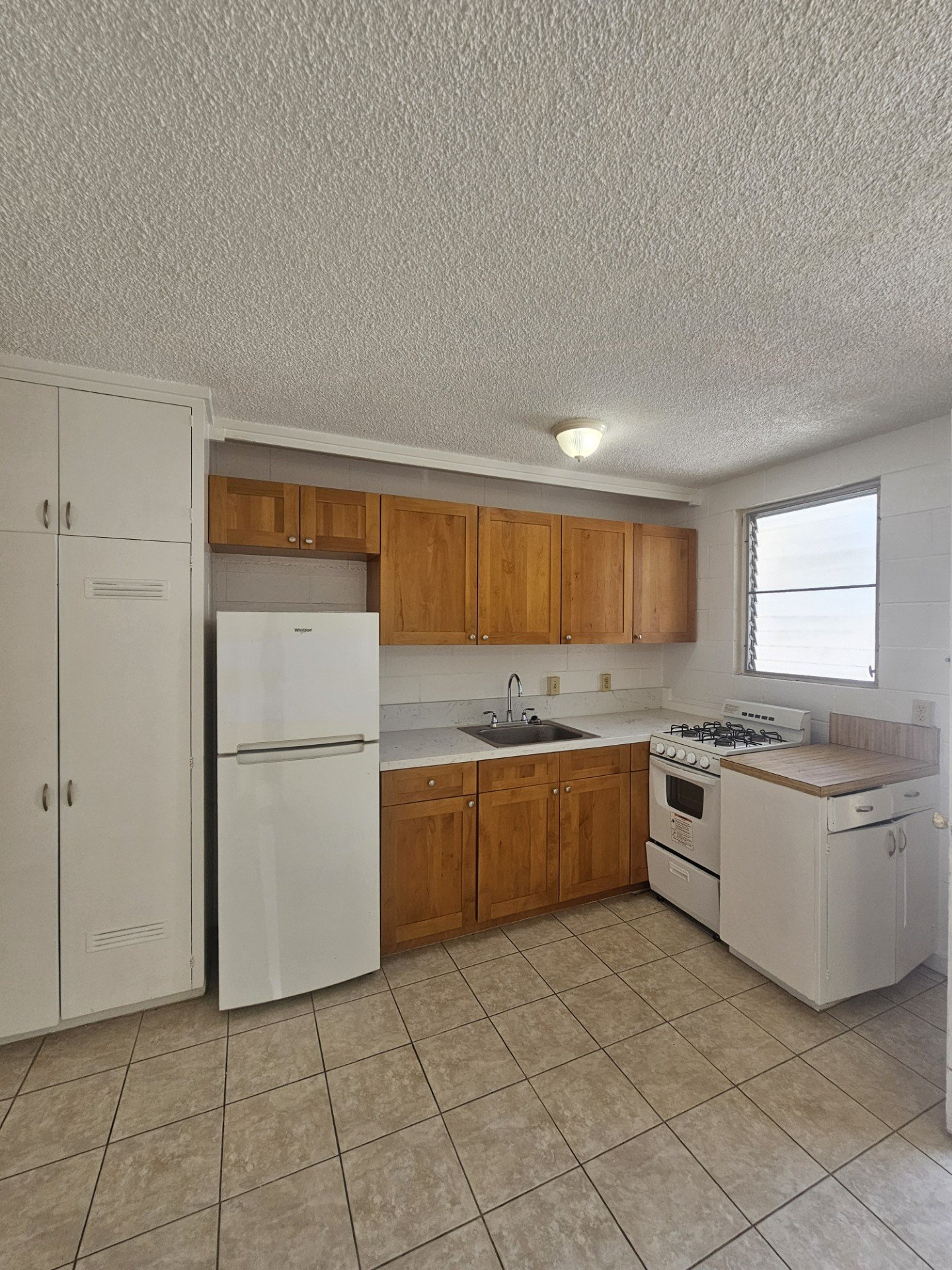 Honolulu Apartment: 809 Kinau Street