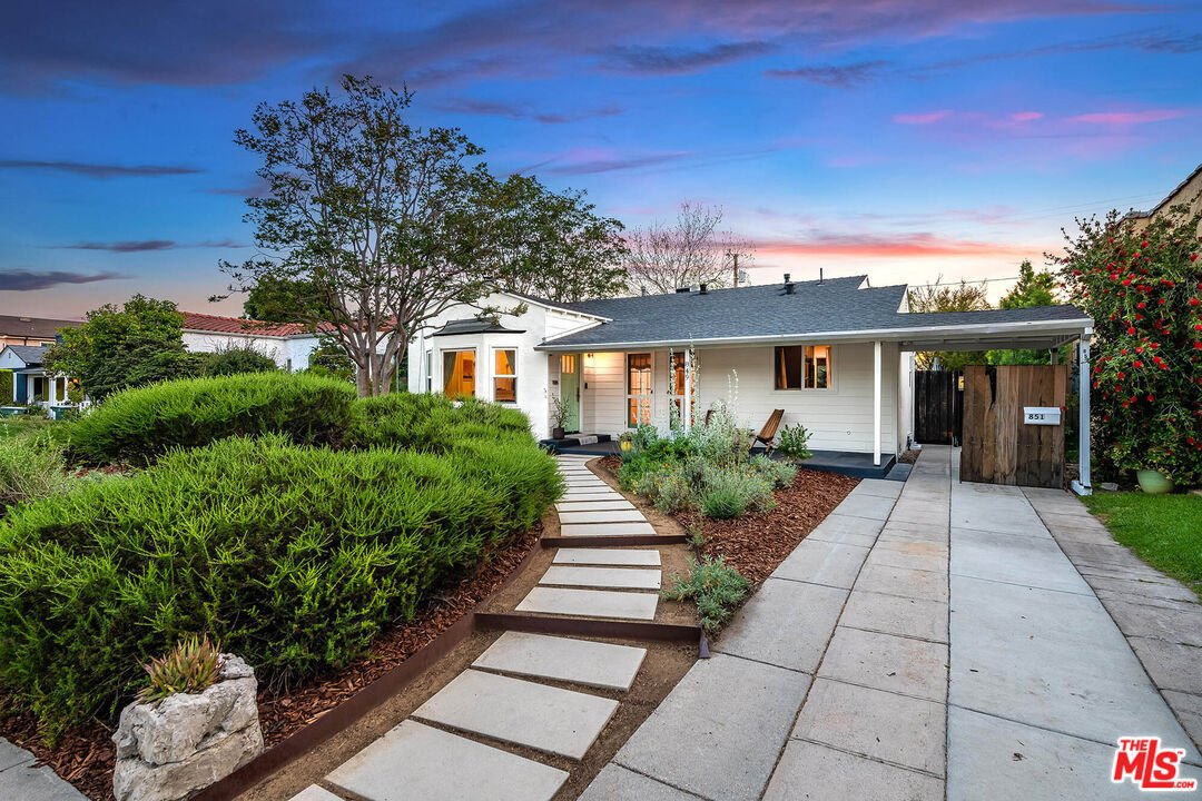 Burbank House: 849 N Lima St,