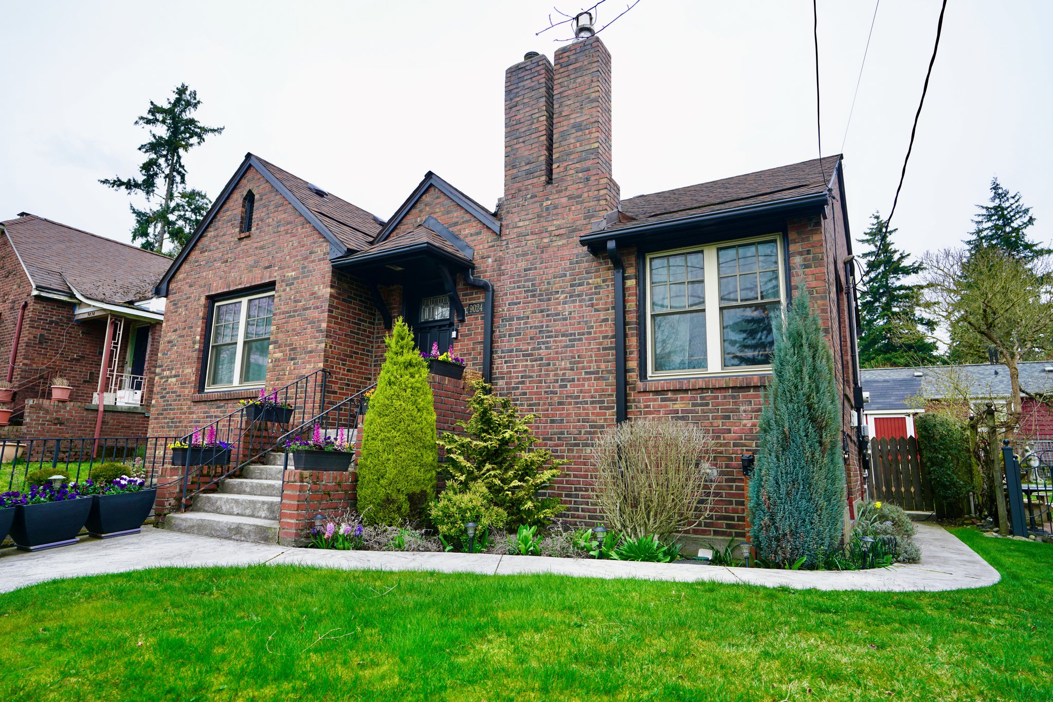 Seattle House: 9024 5th Ave NE