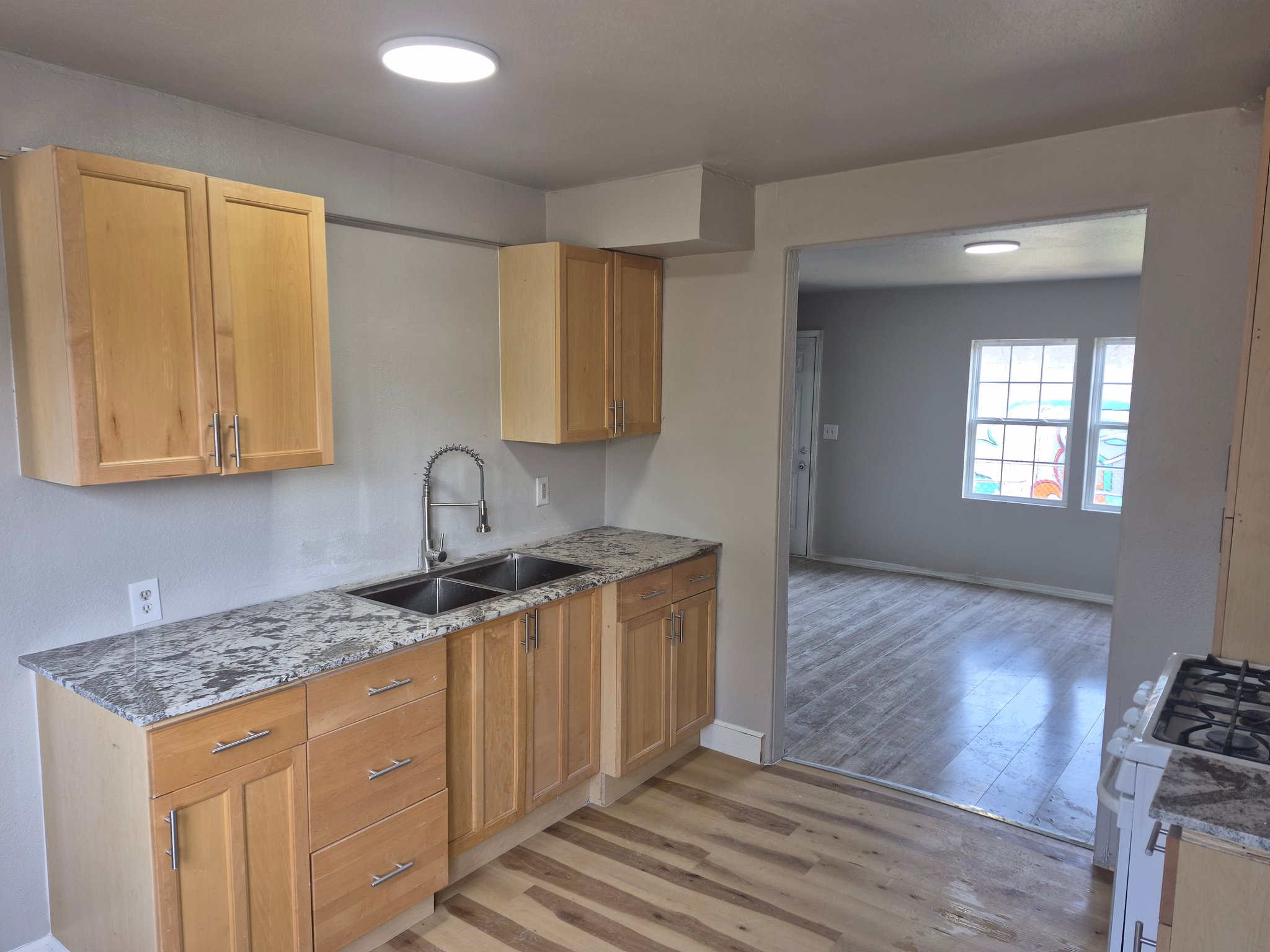 Skiatook Townhome: 501 e rogers north