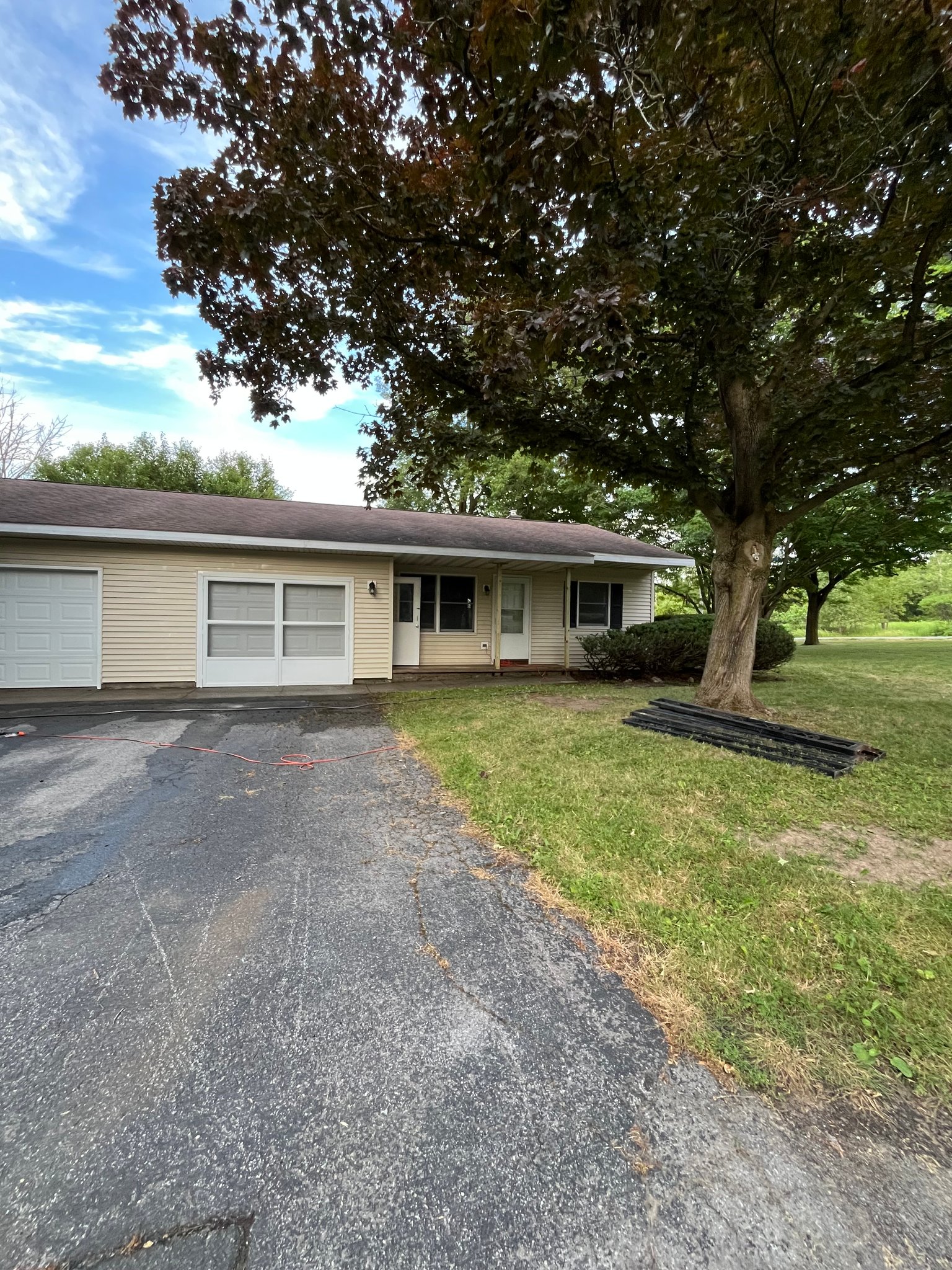 Canastota Multiplex: 7262 Patane Dr