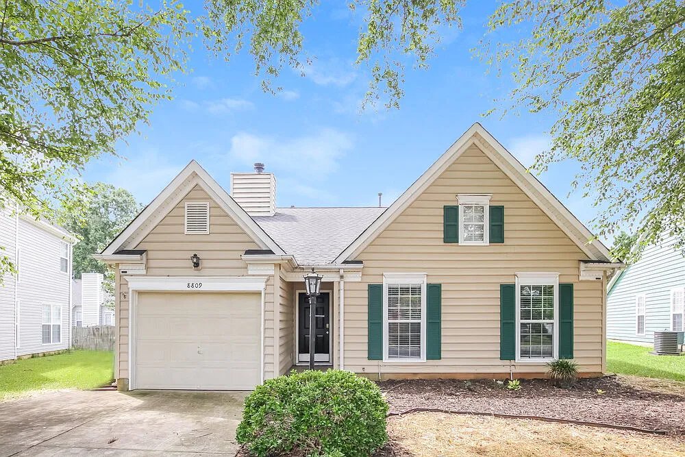 Charlotte House: 8809 Little Hampton Pl