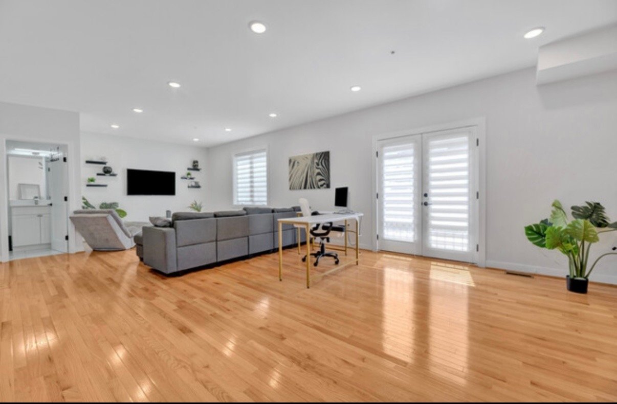 Washington Condo: 1416 22nd St SE