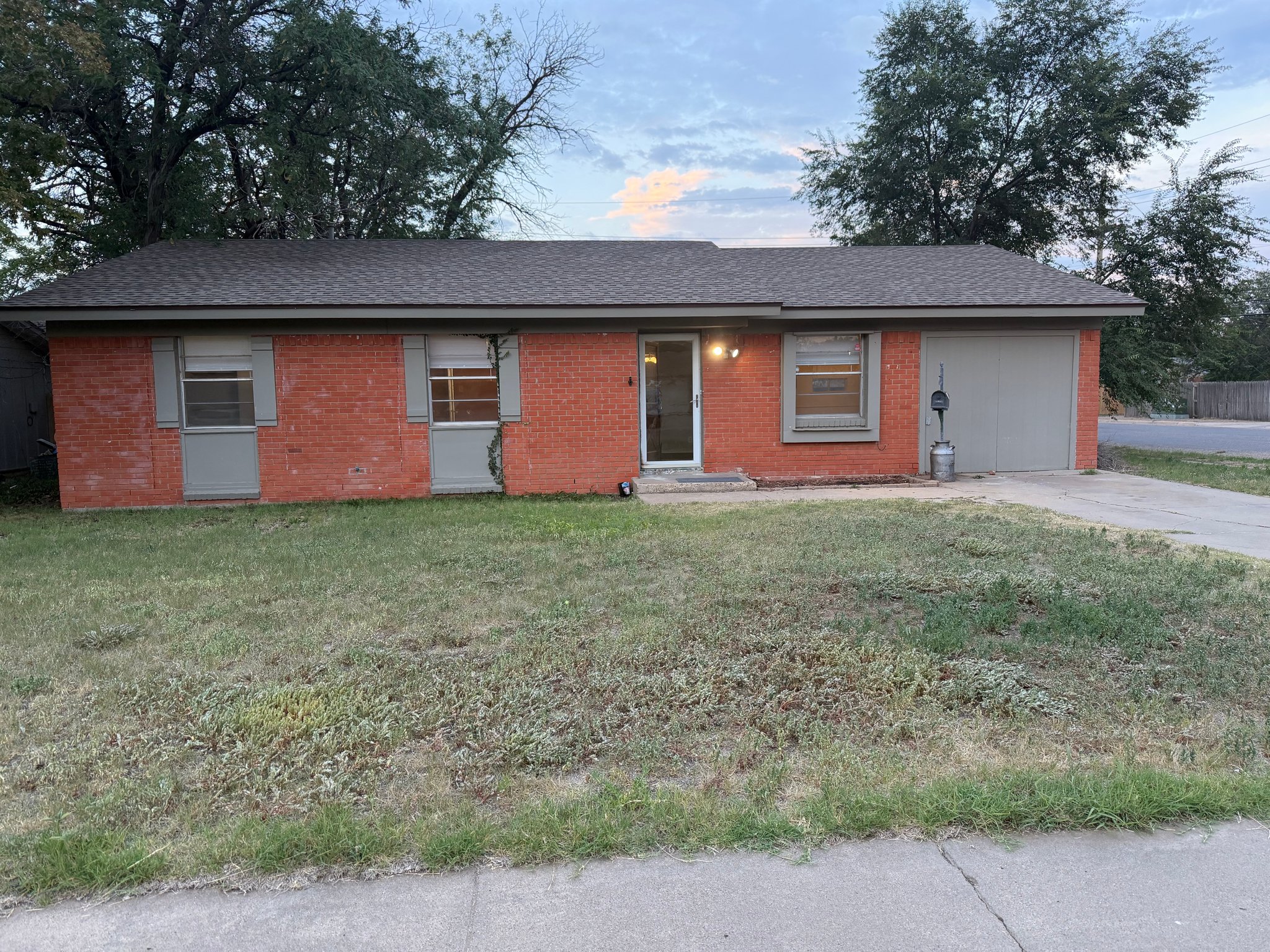 Amarillo House: 5225 Floyd Ave