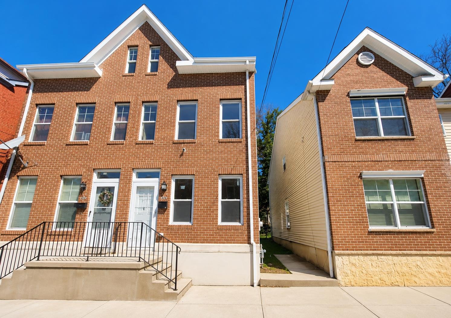 Trenton Townhome: 186 Passaic St