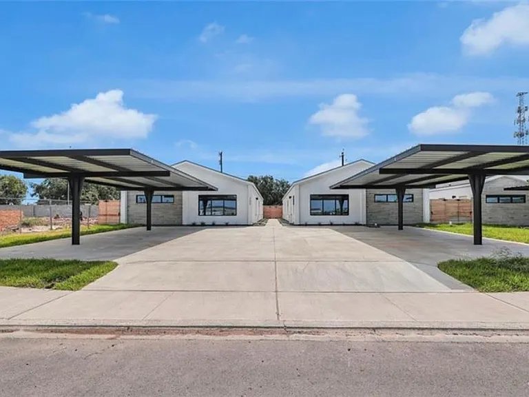 Weslaco Apartment: 412 Sparrow Rd