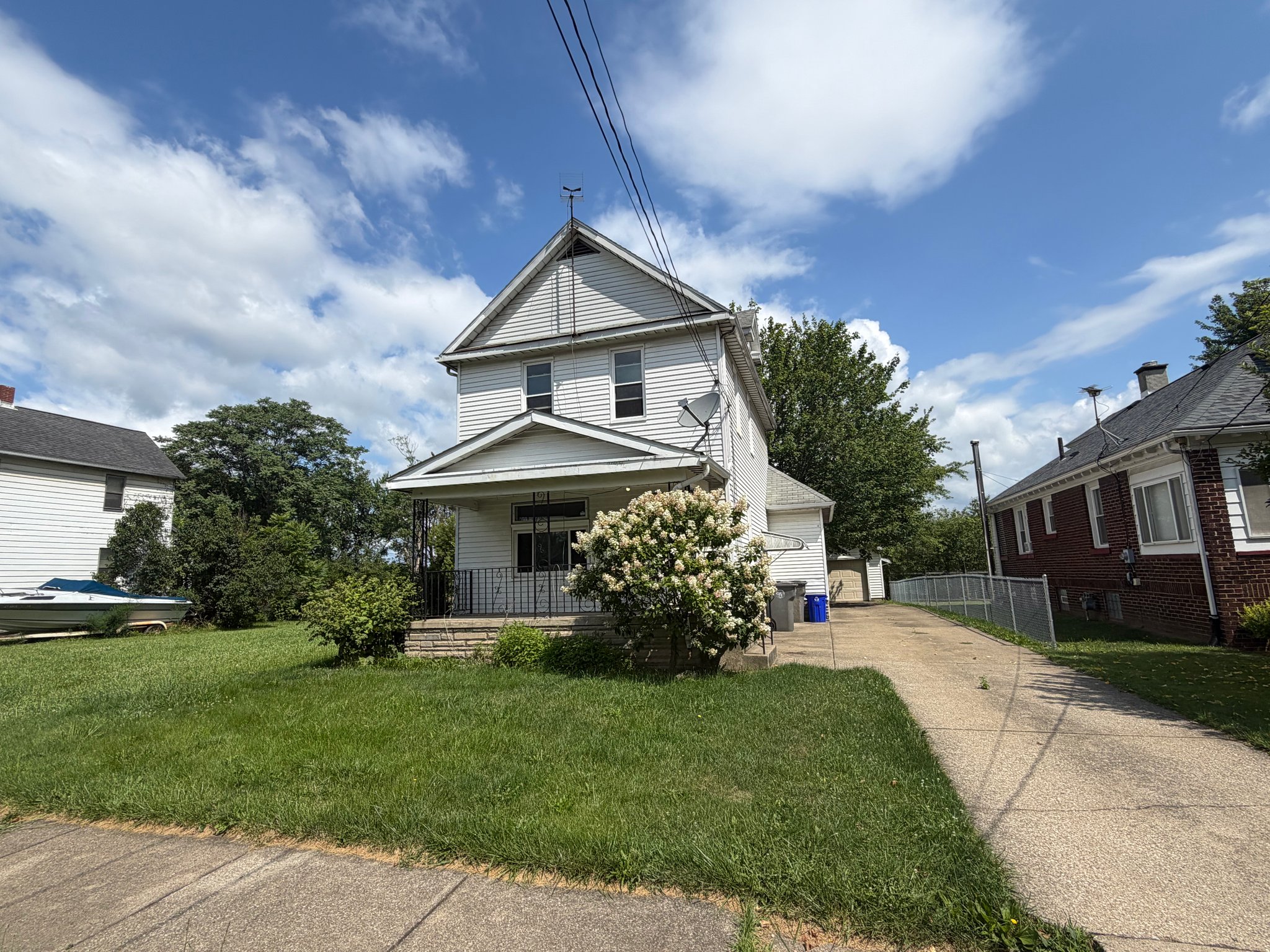 Youngstown House: 1742 Midland Ave