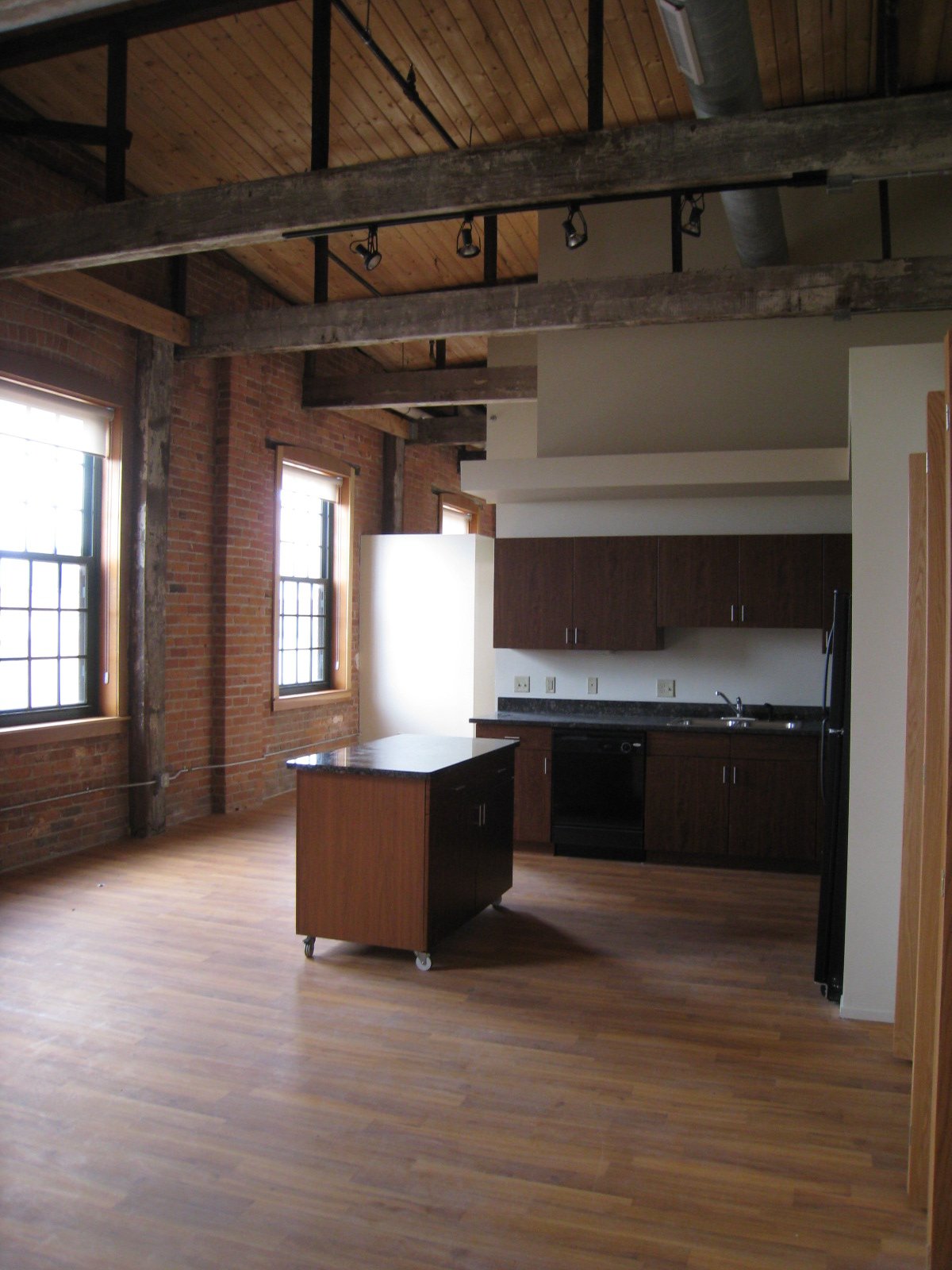 Detroit Apartment: 6200 2nd Ave