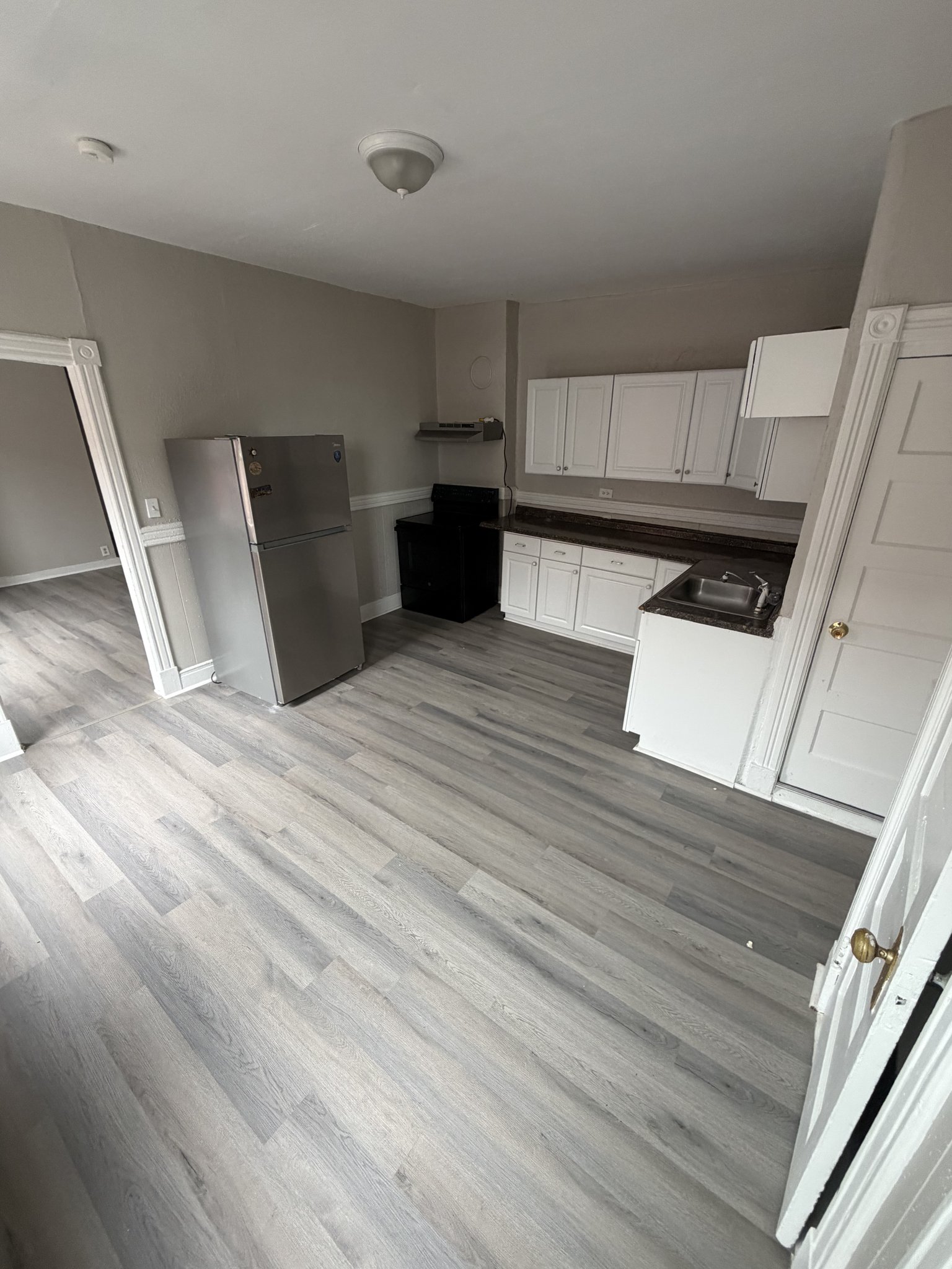 Hartford Apartment: 441 Wethersfield Ave