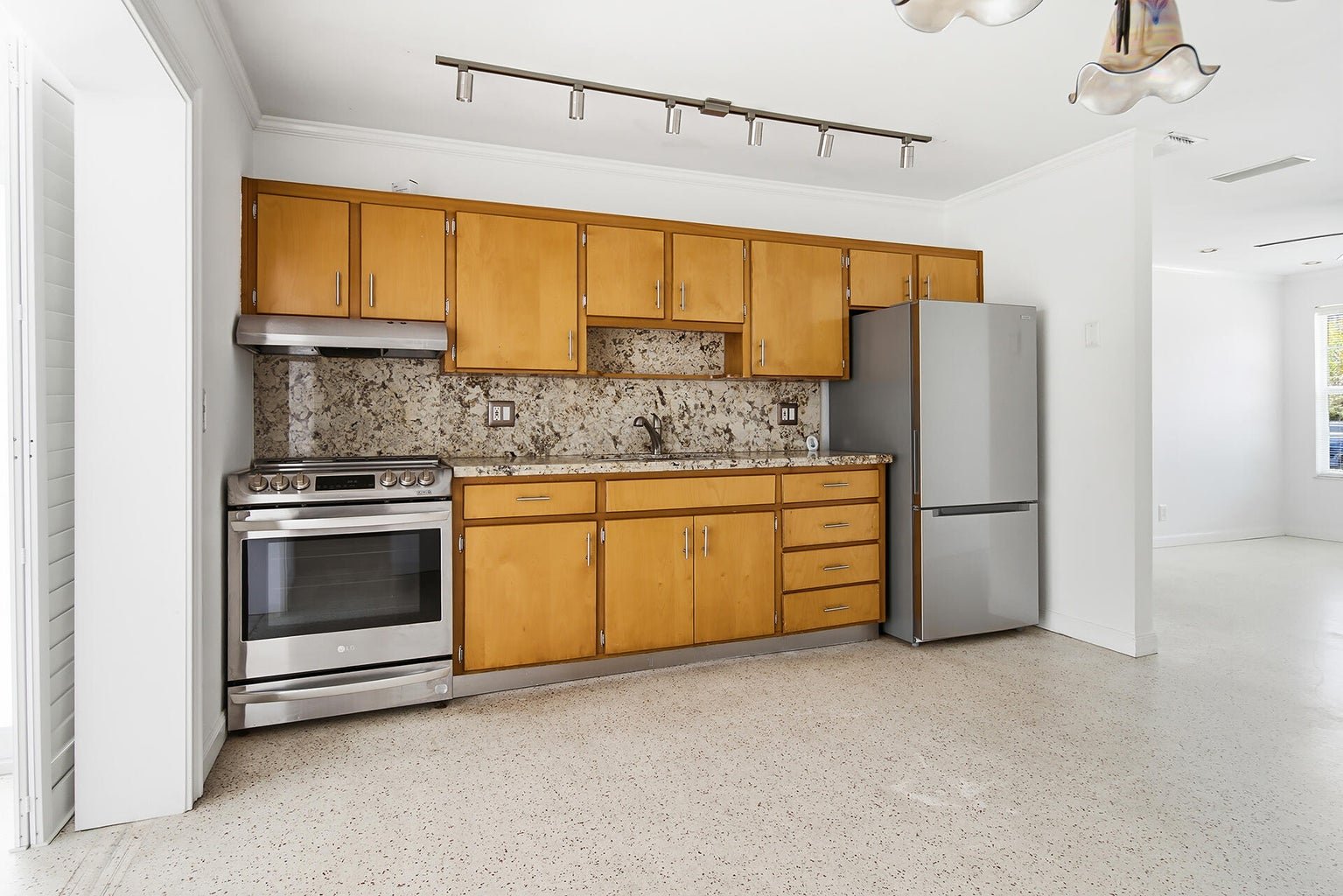 West Palm Beach House: 205 RUTLAND Boulevard