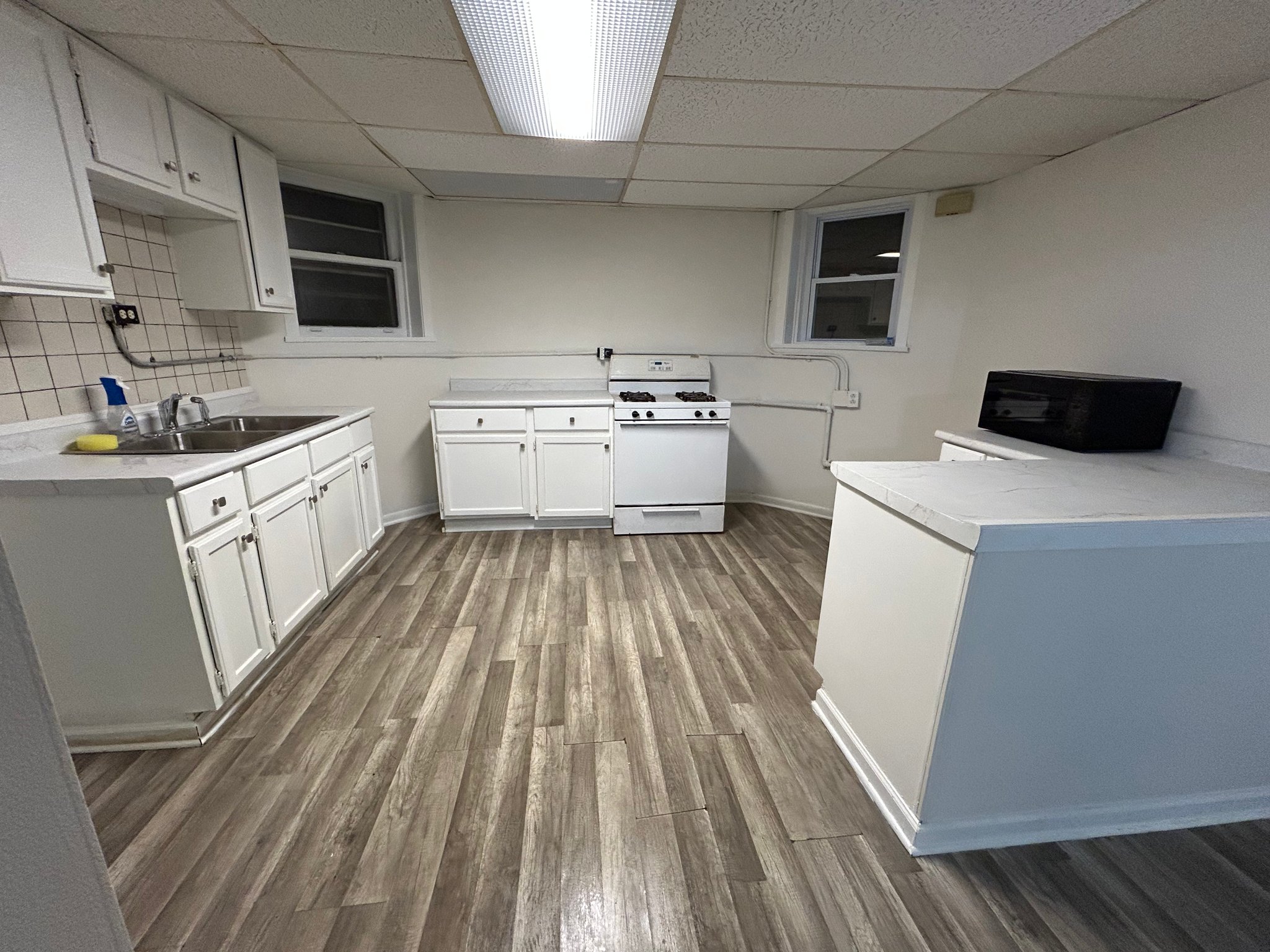Chicago Apartment: 5710 N Rockwell St