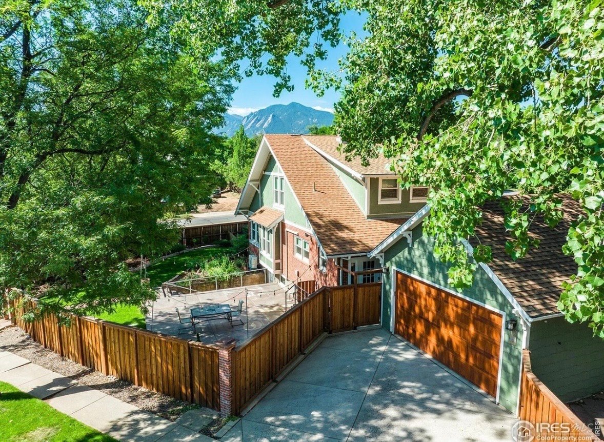Boulder House: 1717 Iris Ave