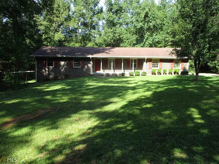 Conyers House: 2795 Happy Hollow Dr