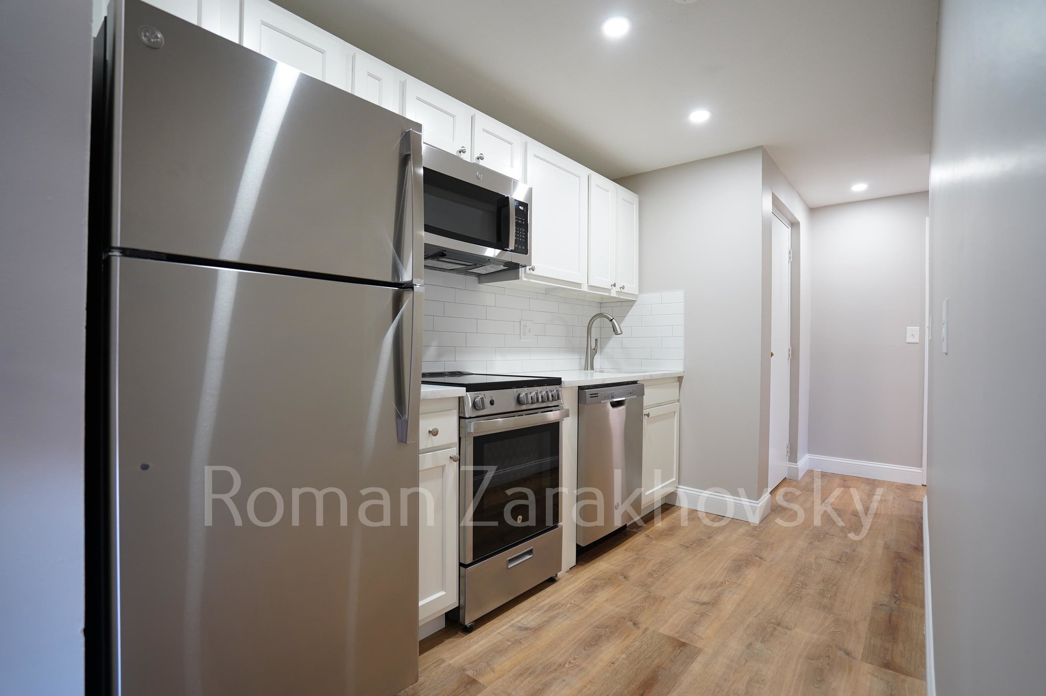 Newton Apartment: 394 Langley Road
