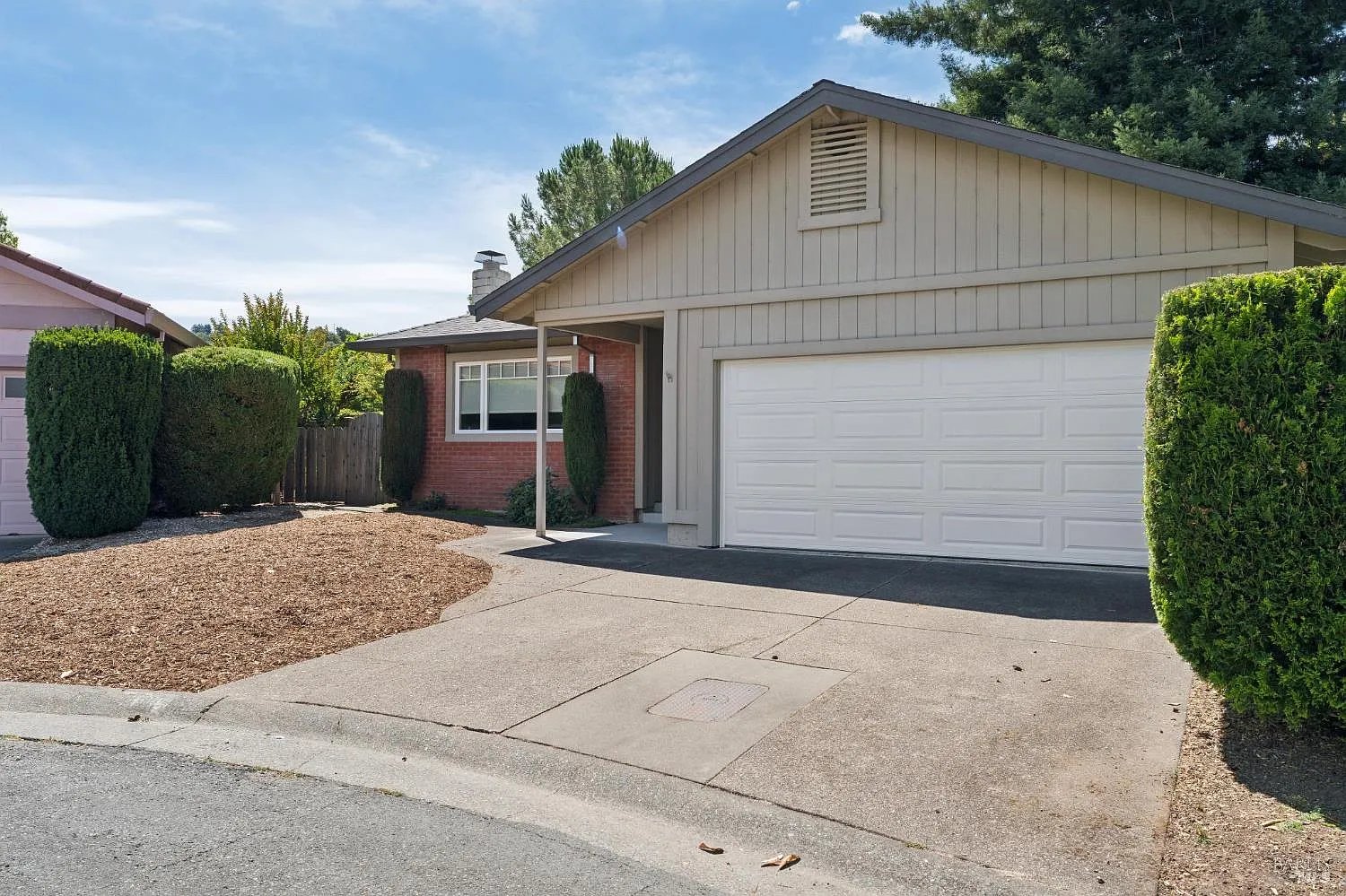 Healdsburg House: 1296 Orchard St